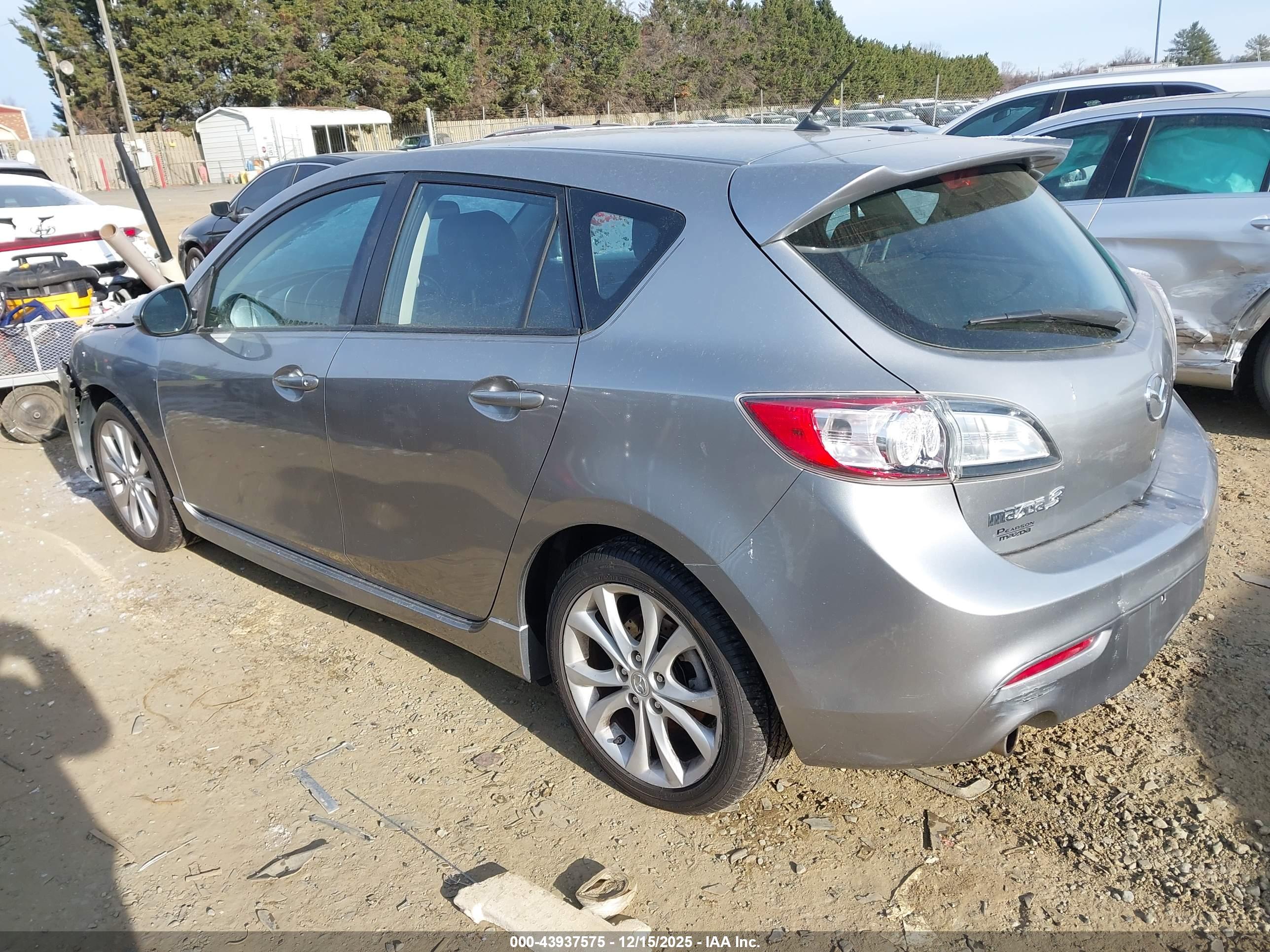 MAZDA MAZDA3 image 3