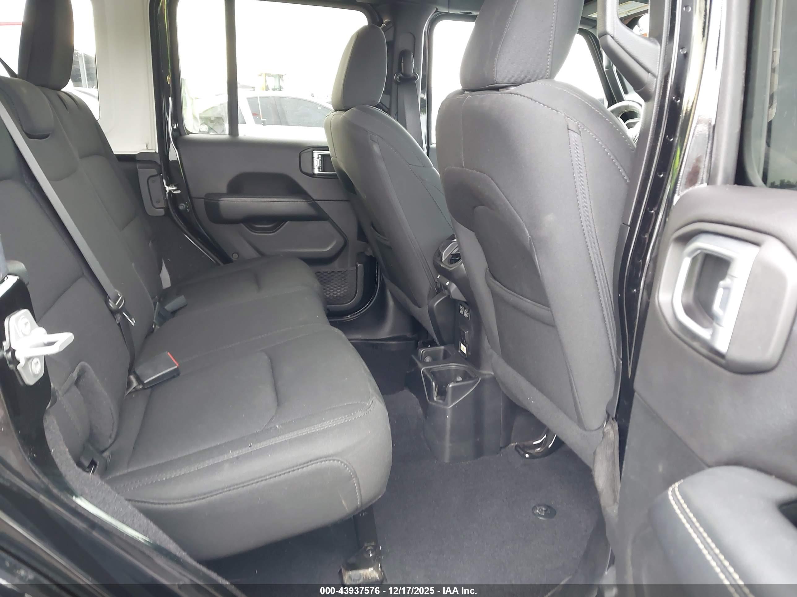 JEEP WRANGLER image 8
