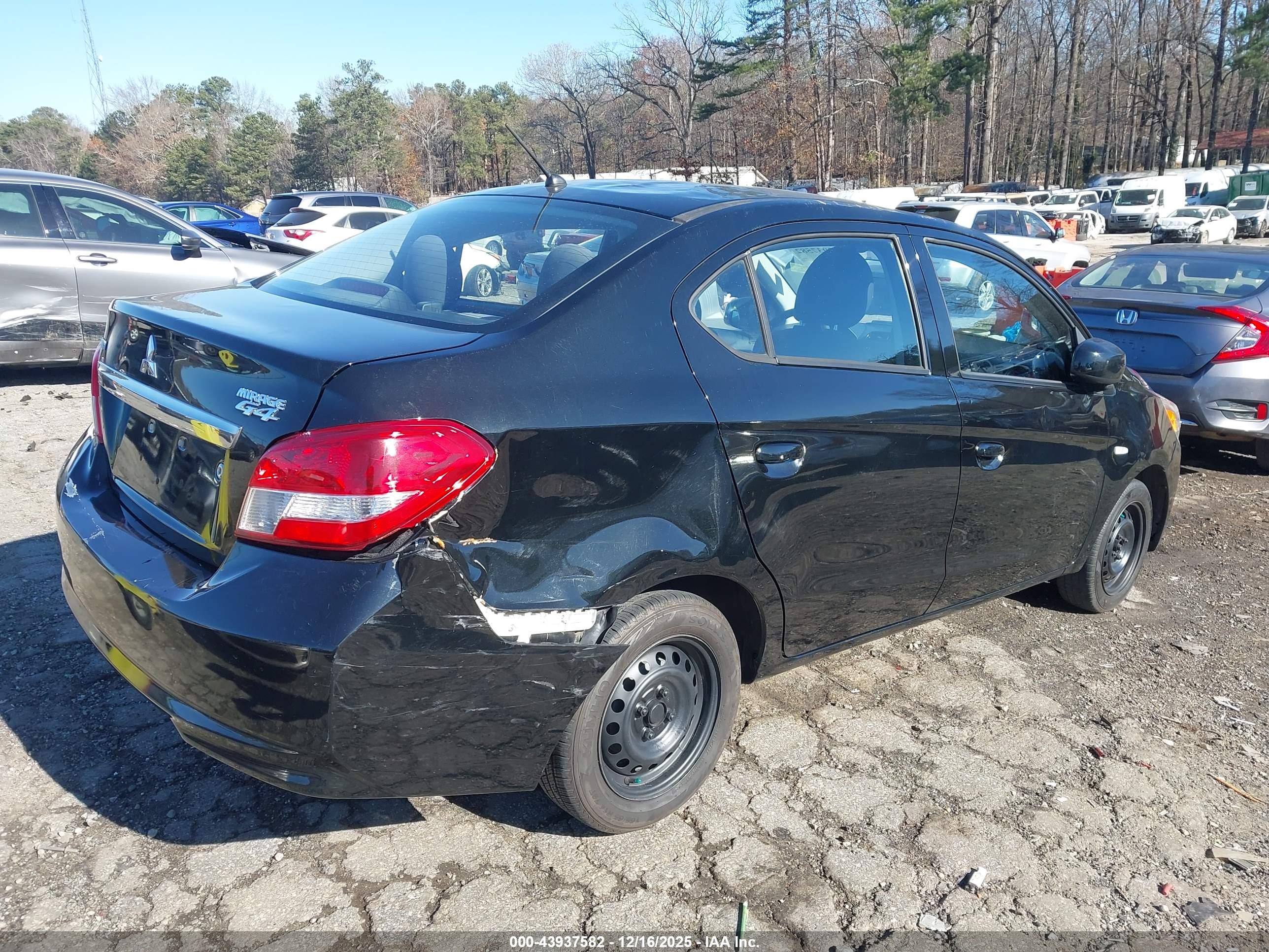 MITSUBISHI MIRAGE image 4