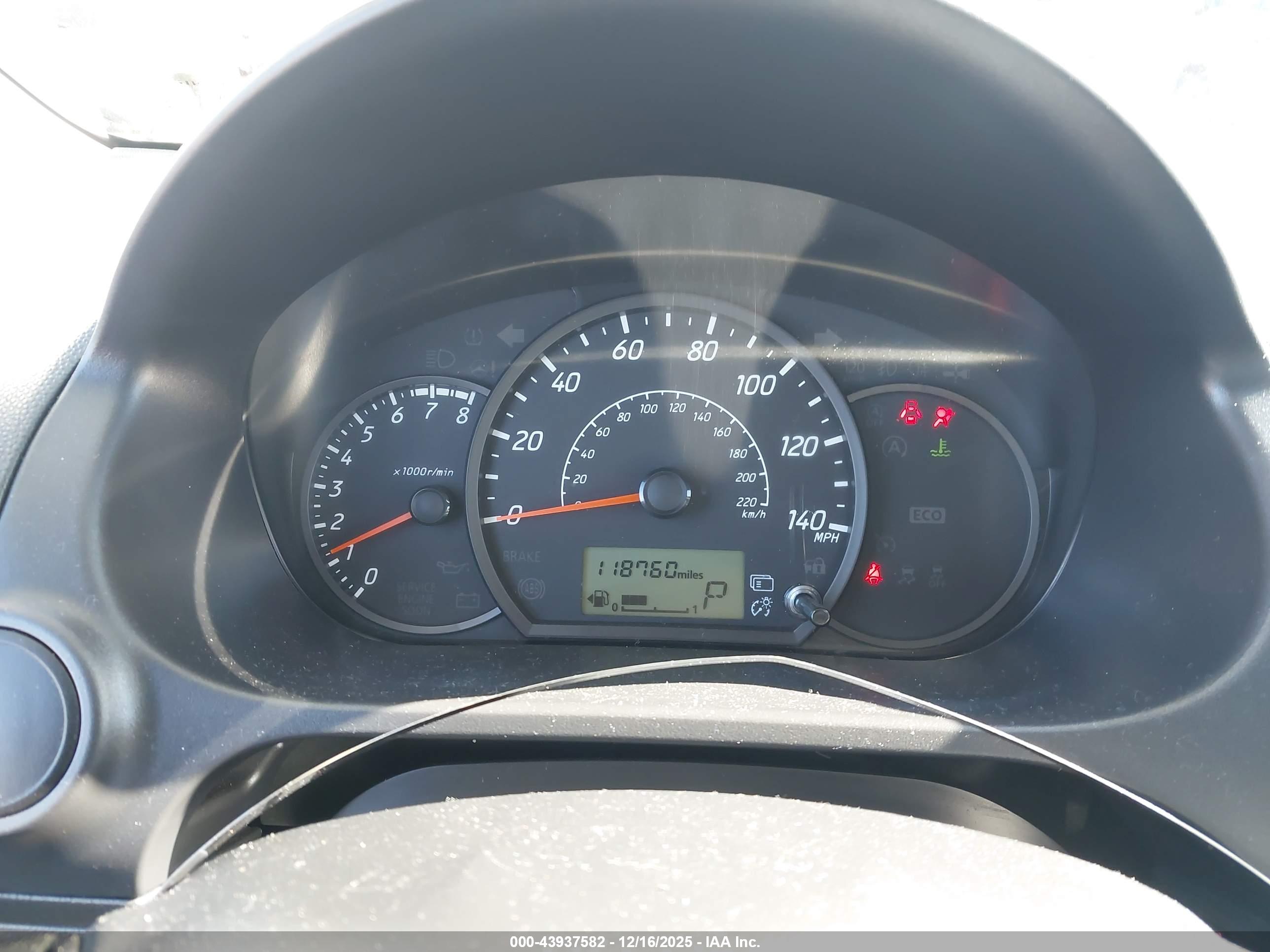 MITSUBISHI MIRAGE image 7