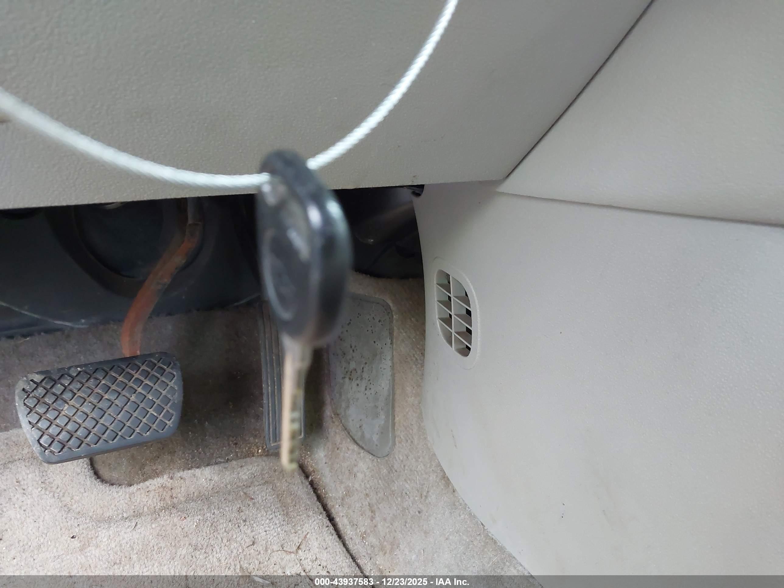 CHEVROLET COBALT image 11