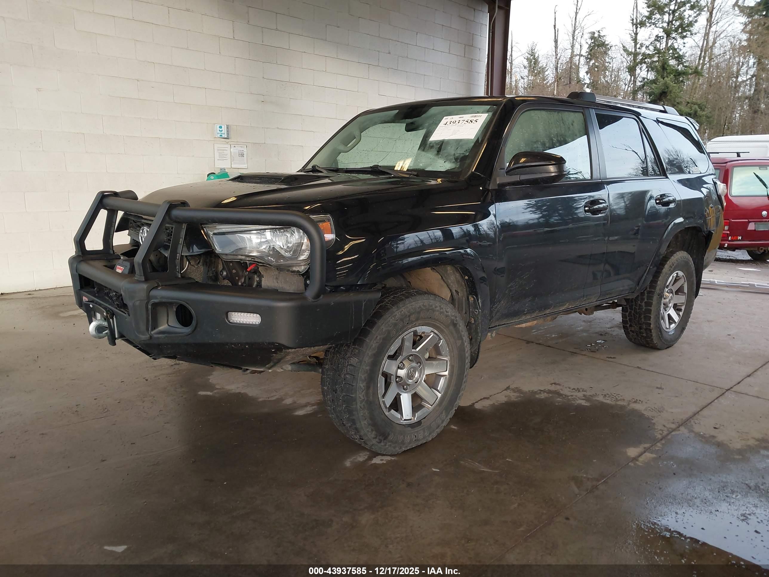 TOYOTA 4RUNNER image 2