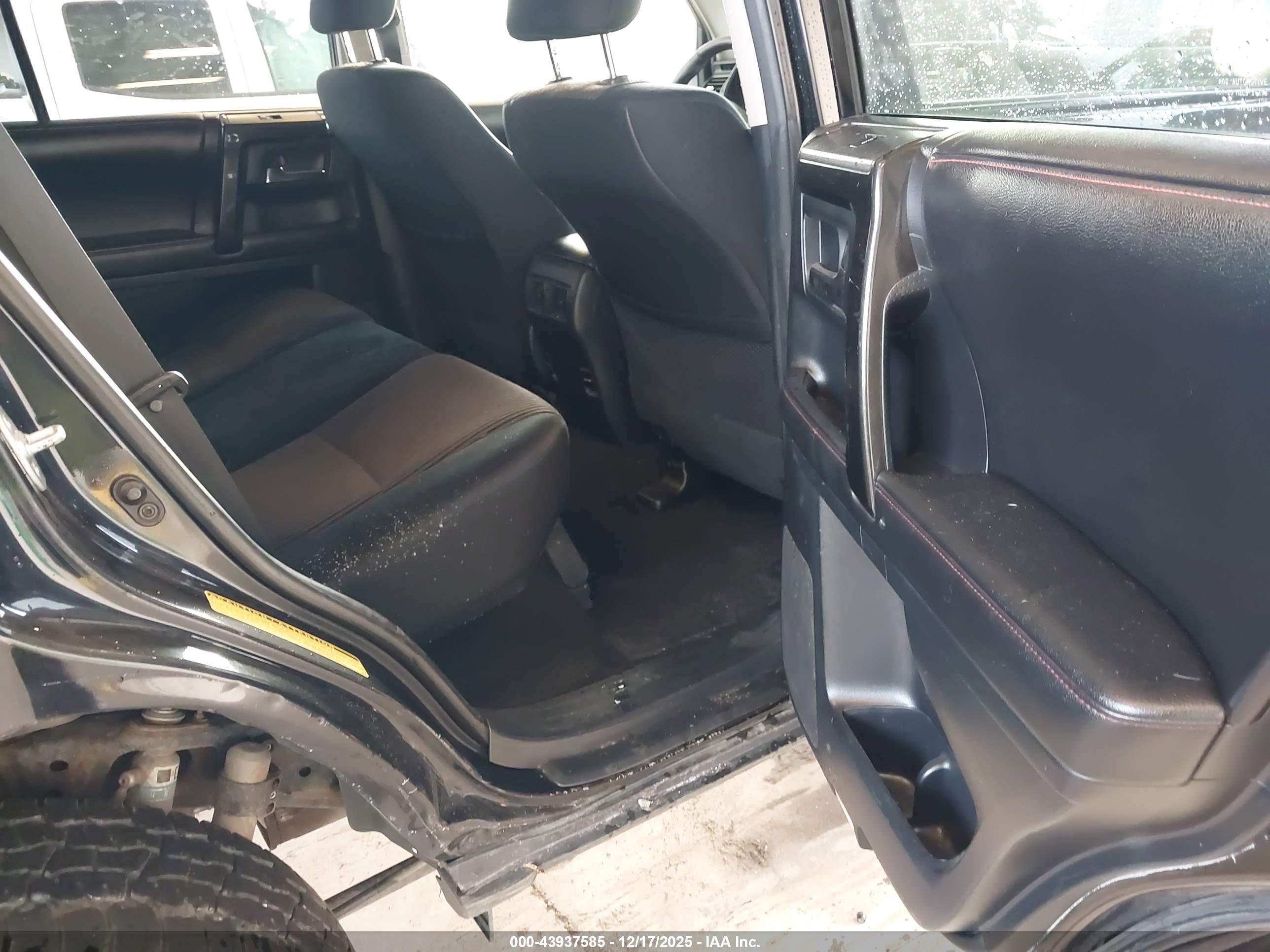 TOYOTA 4RUNNER image 8