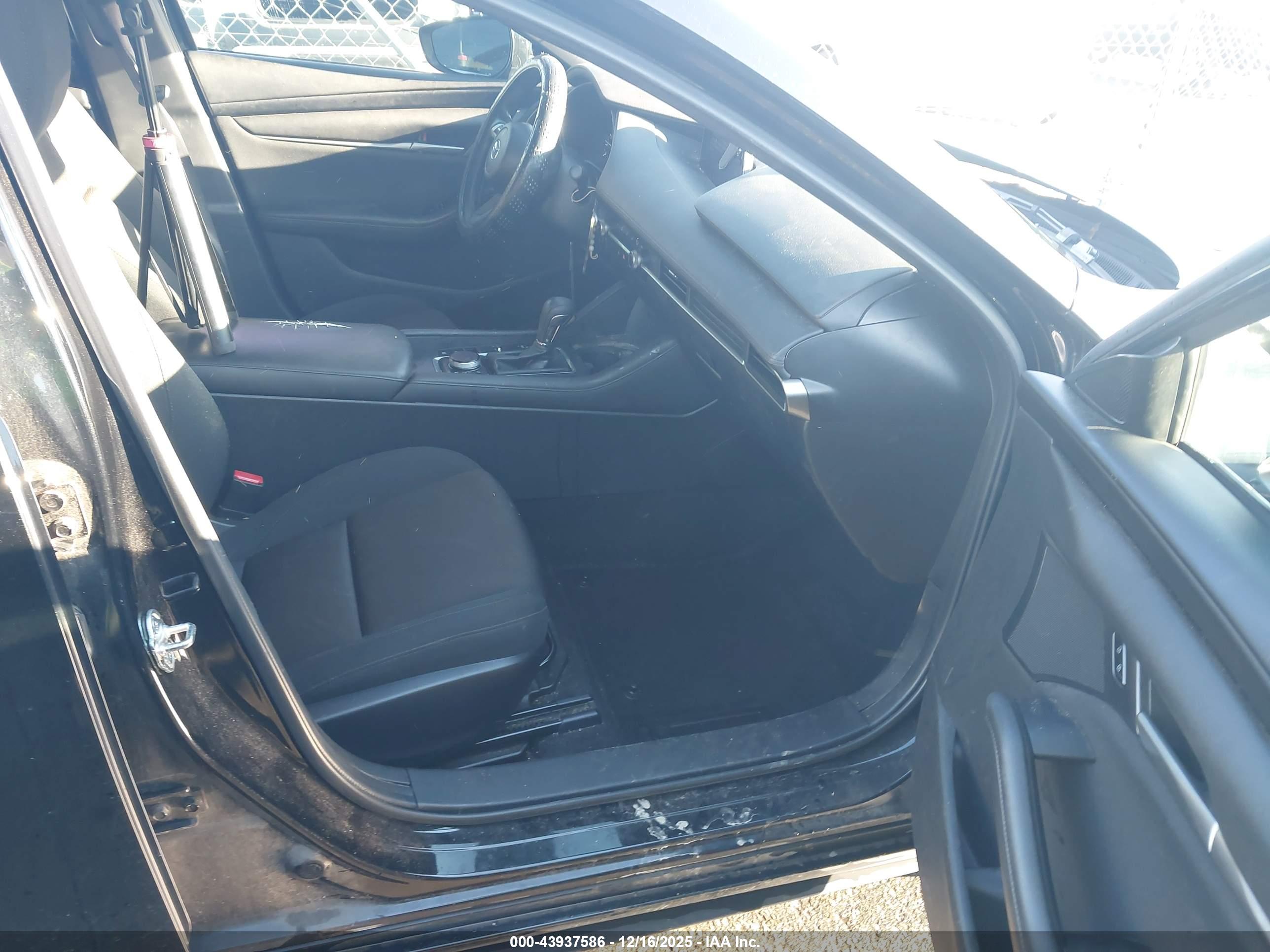MAZDA MAZDA3 image 5