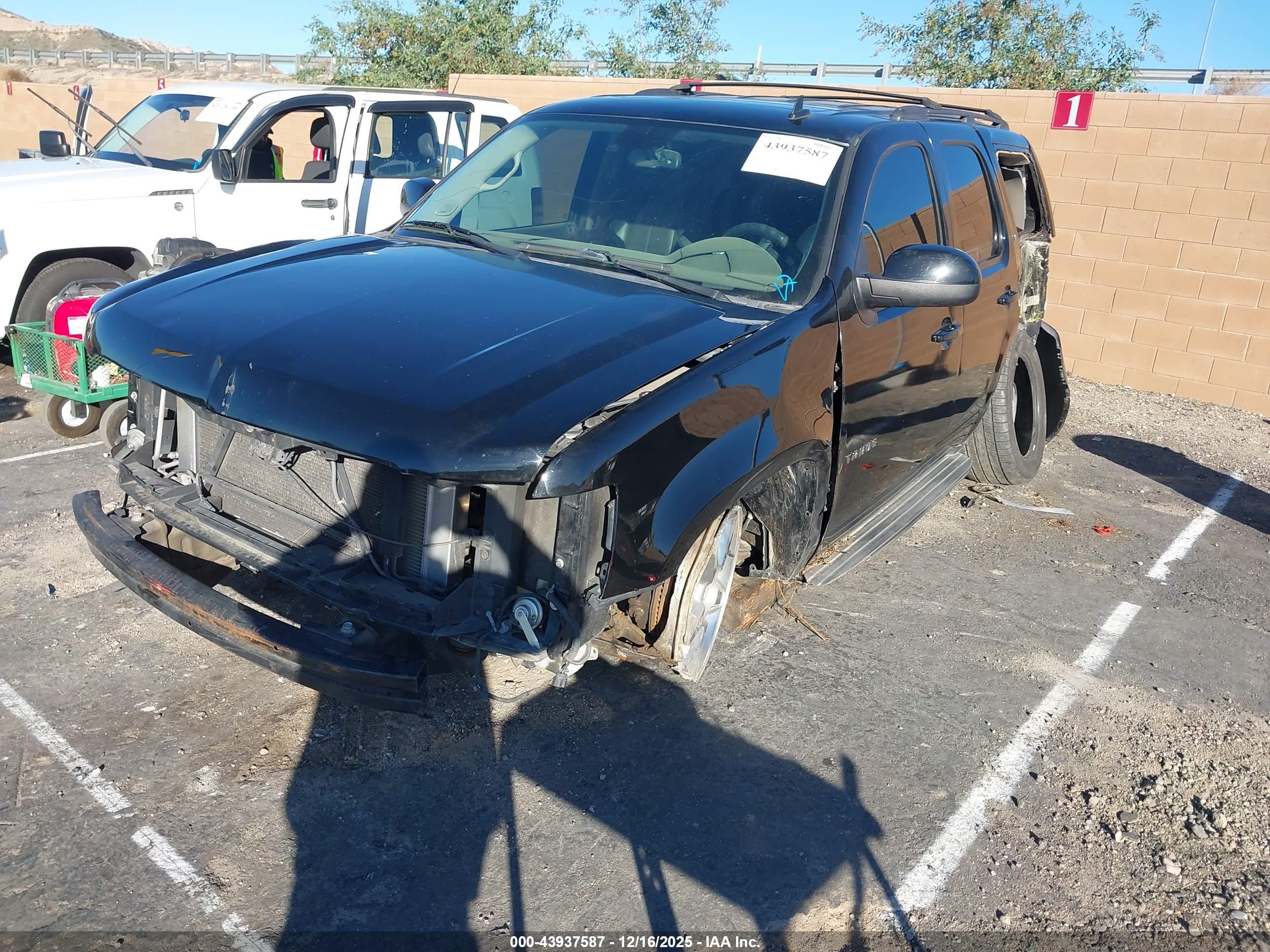 CHEVROLET TAHOE image 2