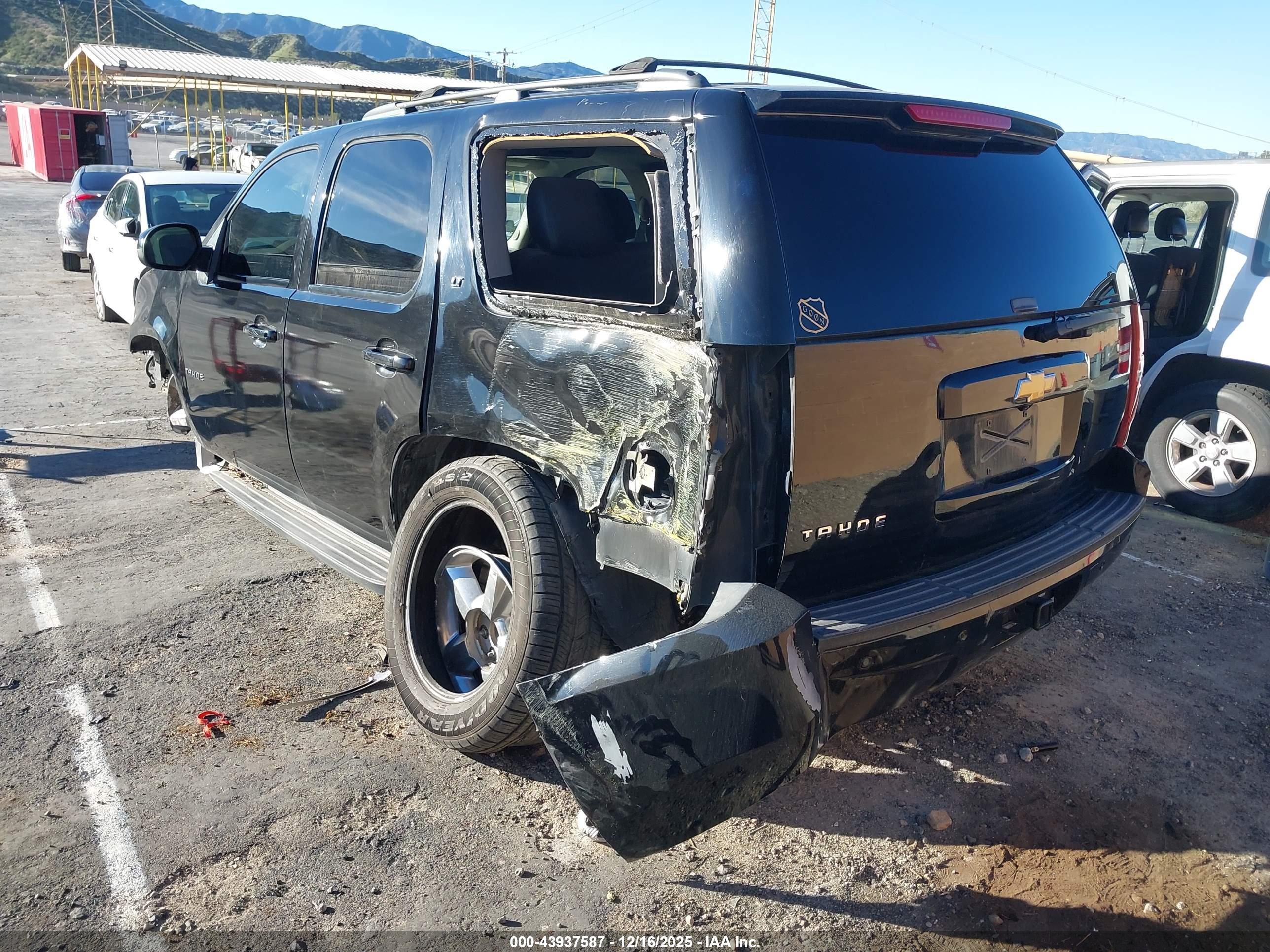 CHEVROLET TAHOE image 3