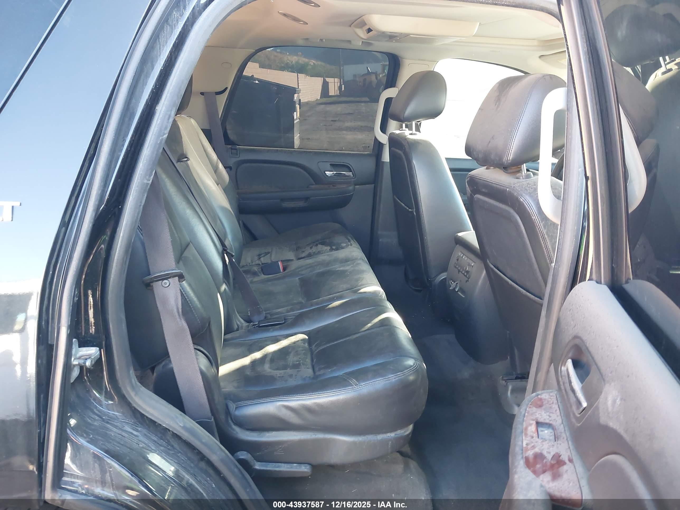 CHEVROLET TAHOE image 8