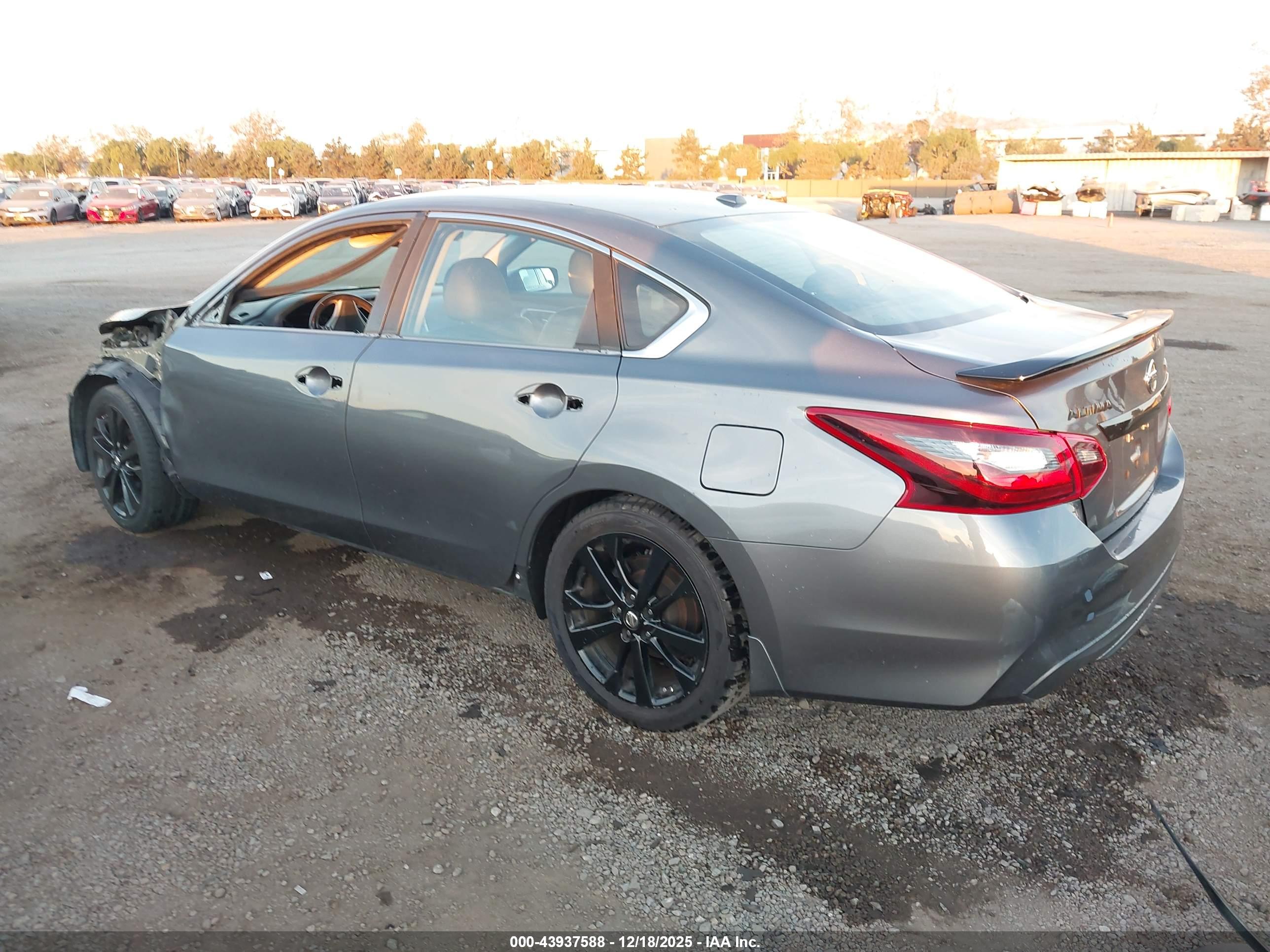 NISSAN ALTIMA image 3