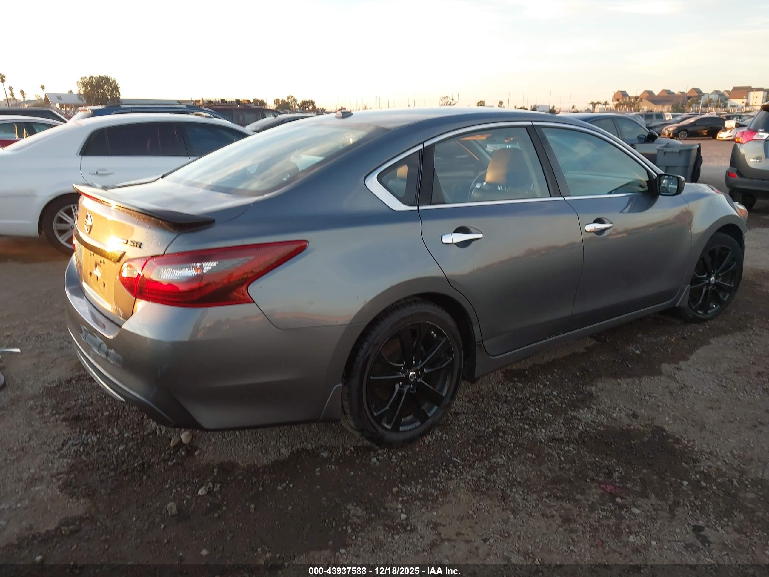 NISSAN ALTIMA image 4