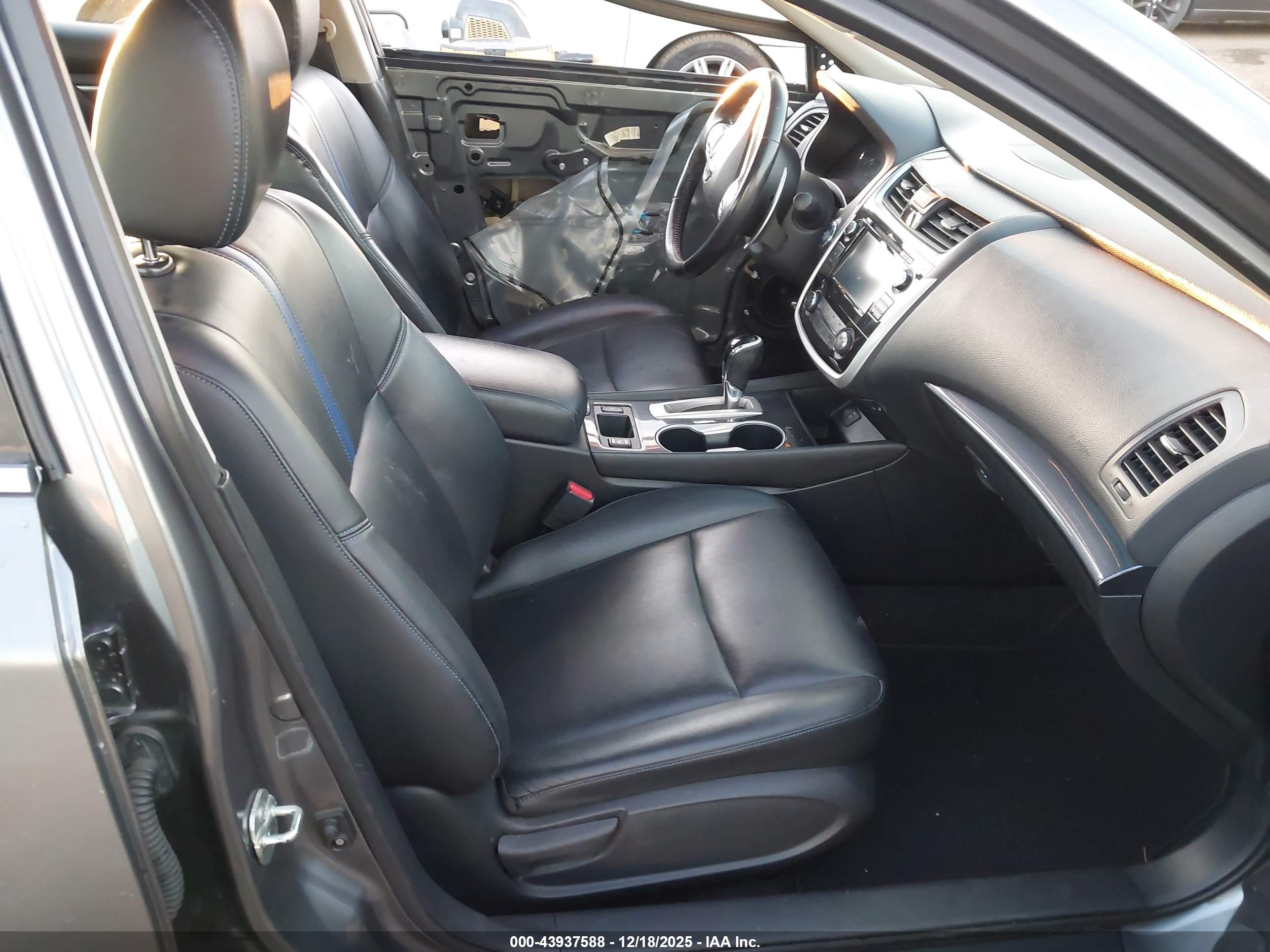 NISSAN ALTIMA image 5