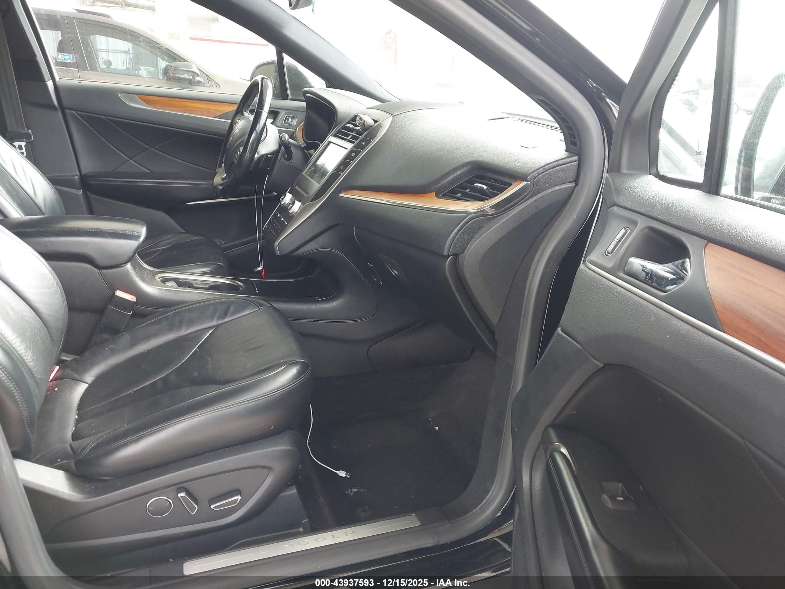 LINCOLN MKC image 5