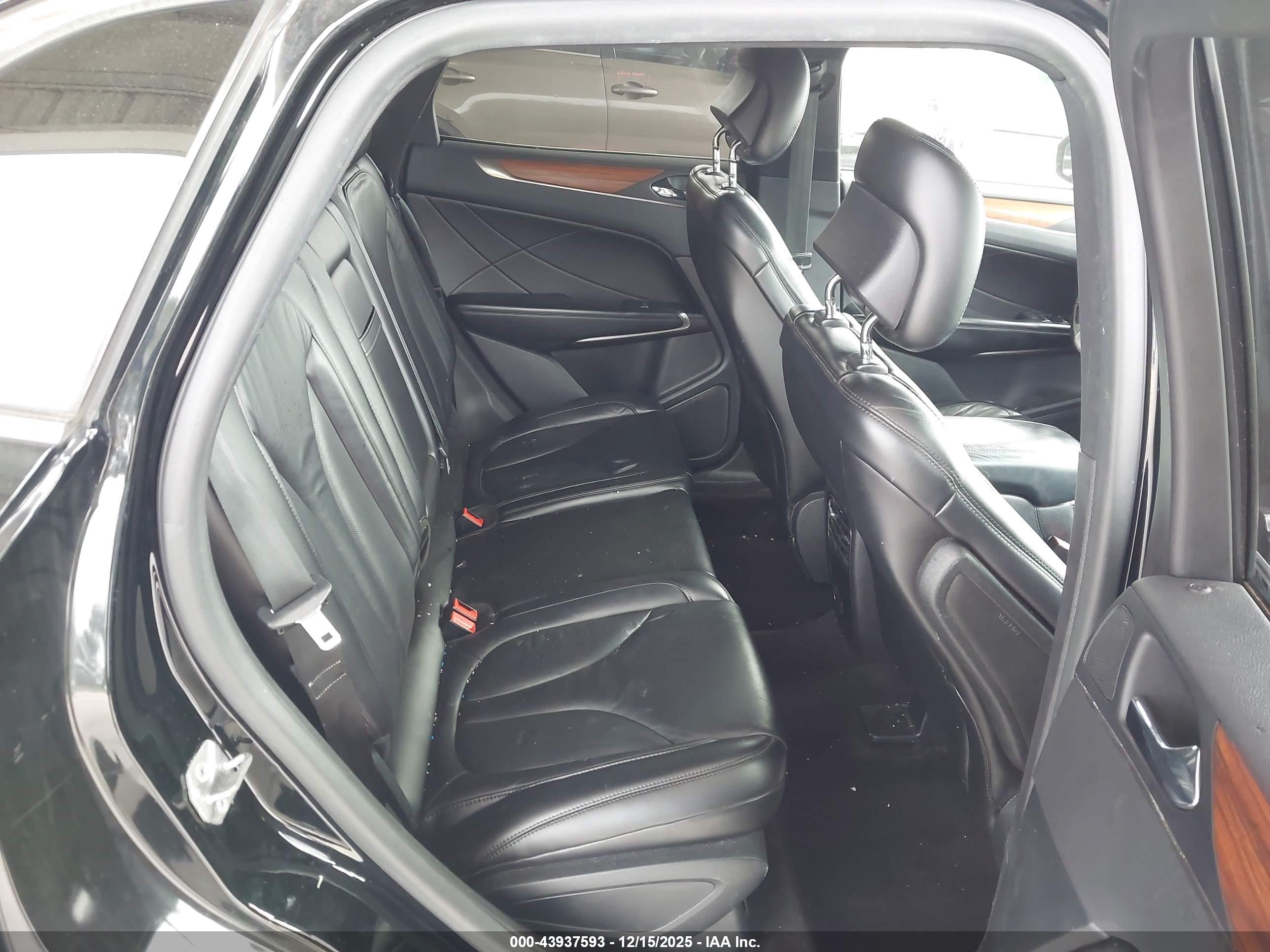 LINCOLN MKC image 8