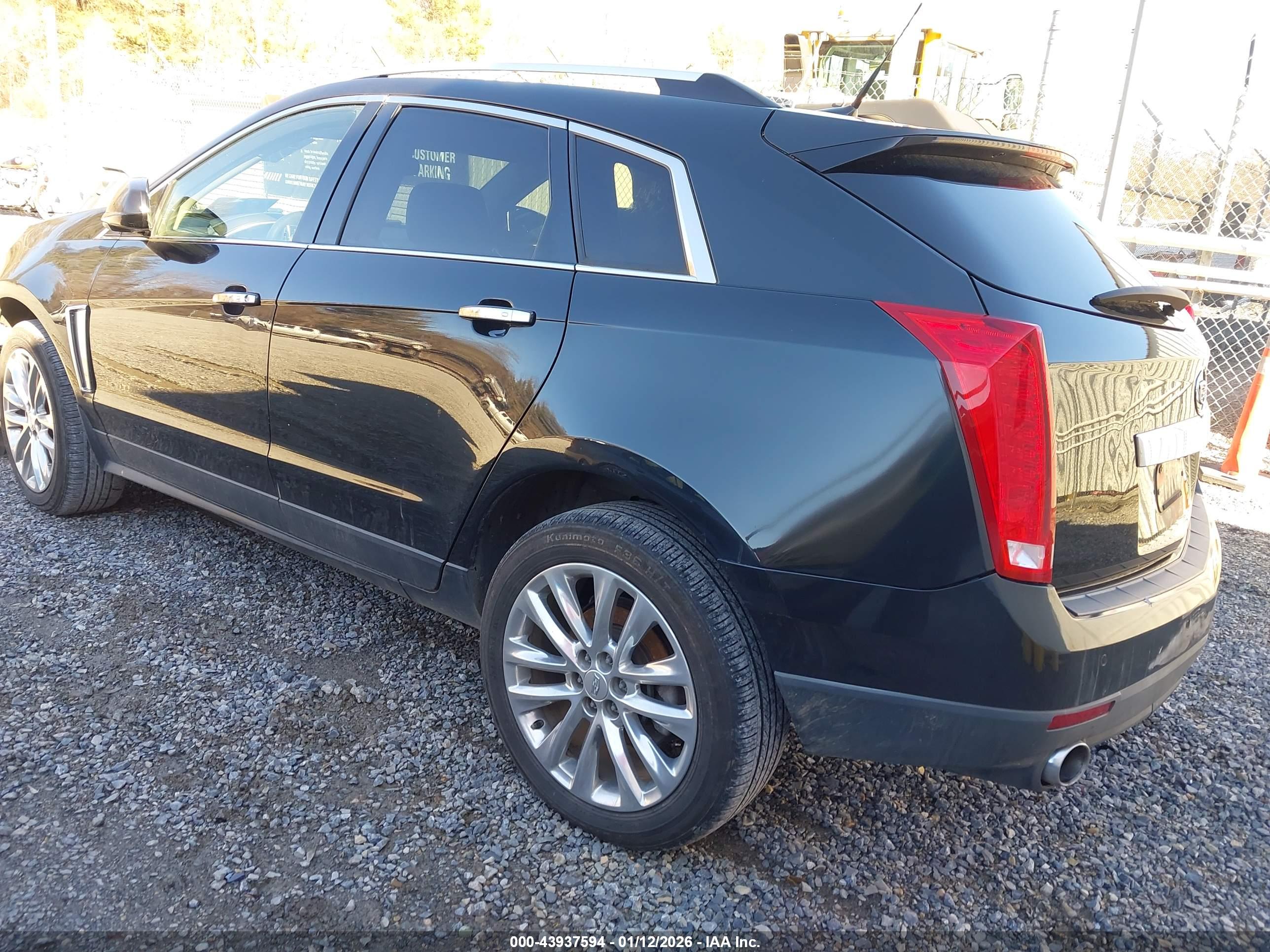 CADILLAC SRX image 3