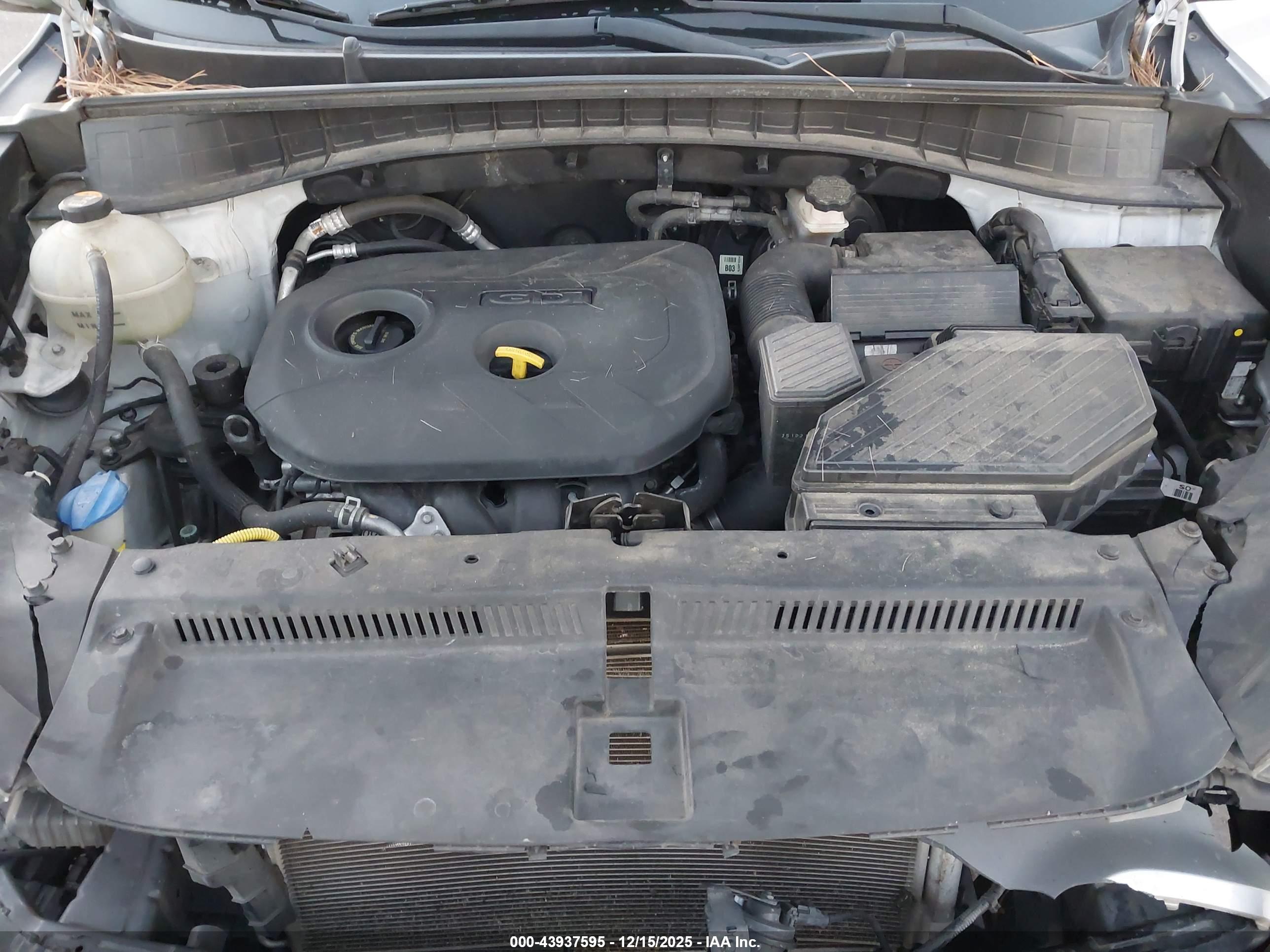 HYUNDAI TUCSON image 10