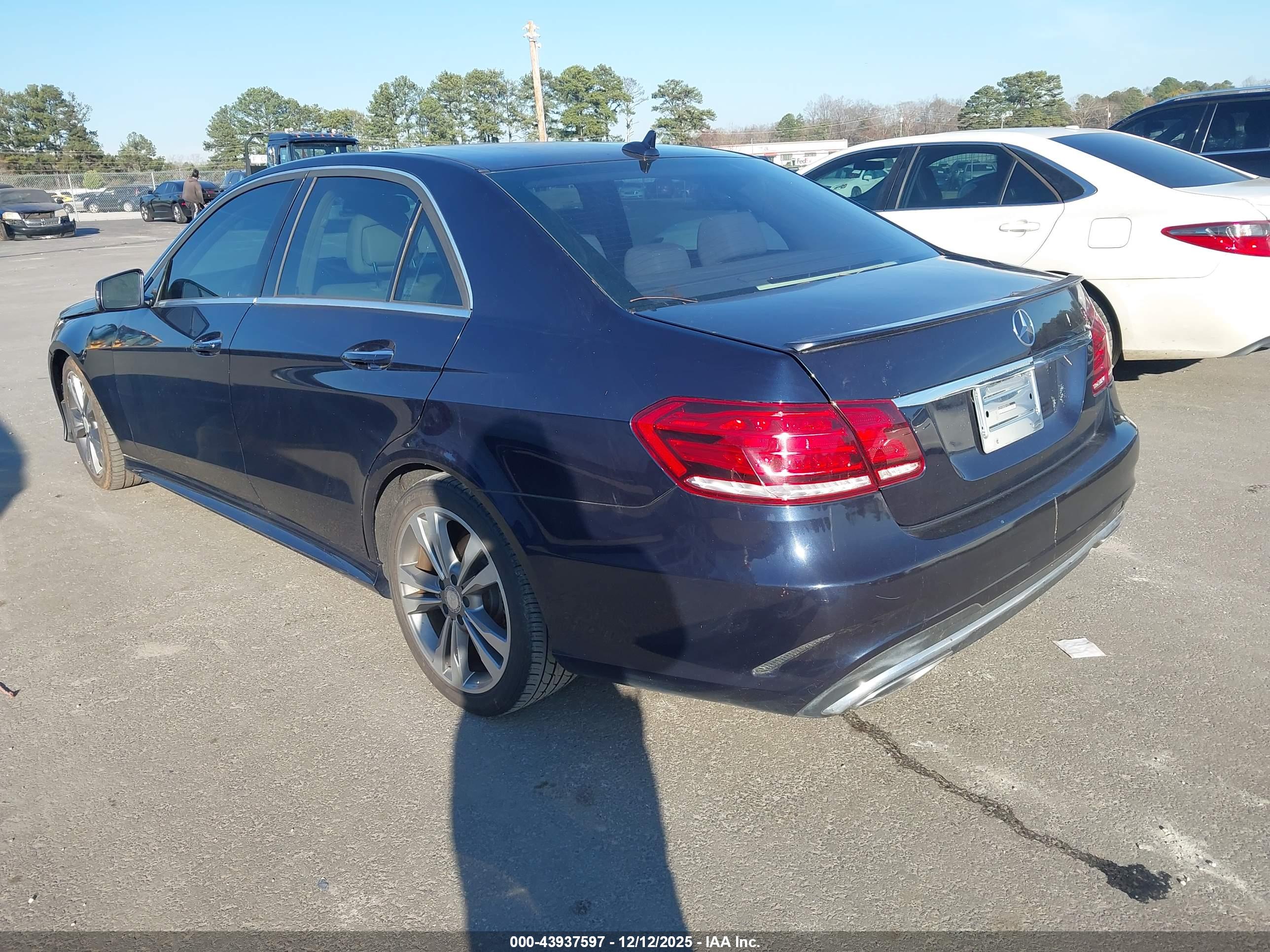 MERCEDES-BENZ E image 3