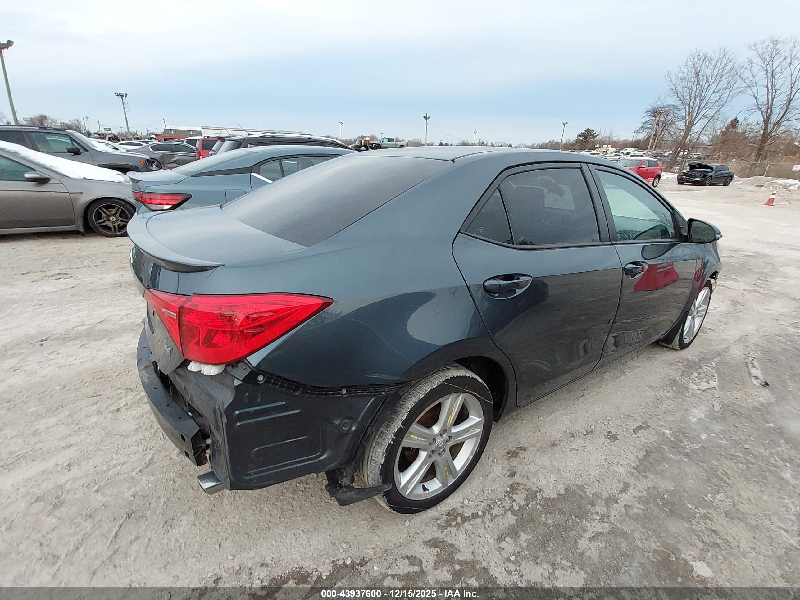TOYOTA COROLLA image 4