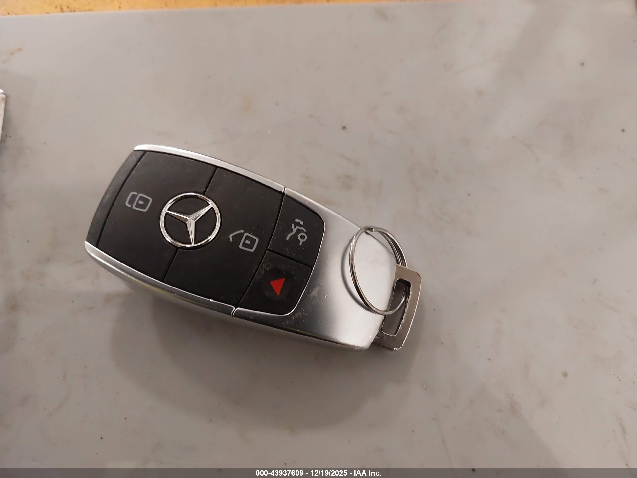 MERCEDES-BENZ GLE image 11