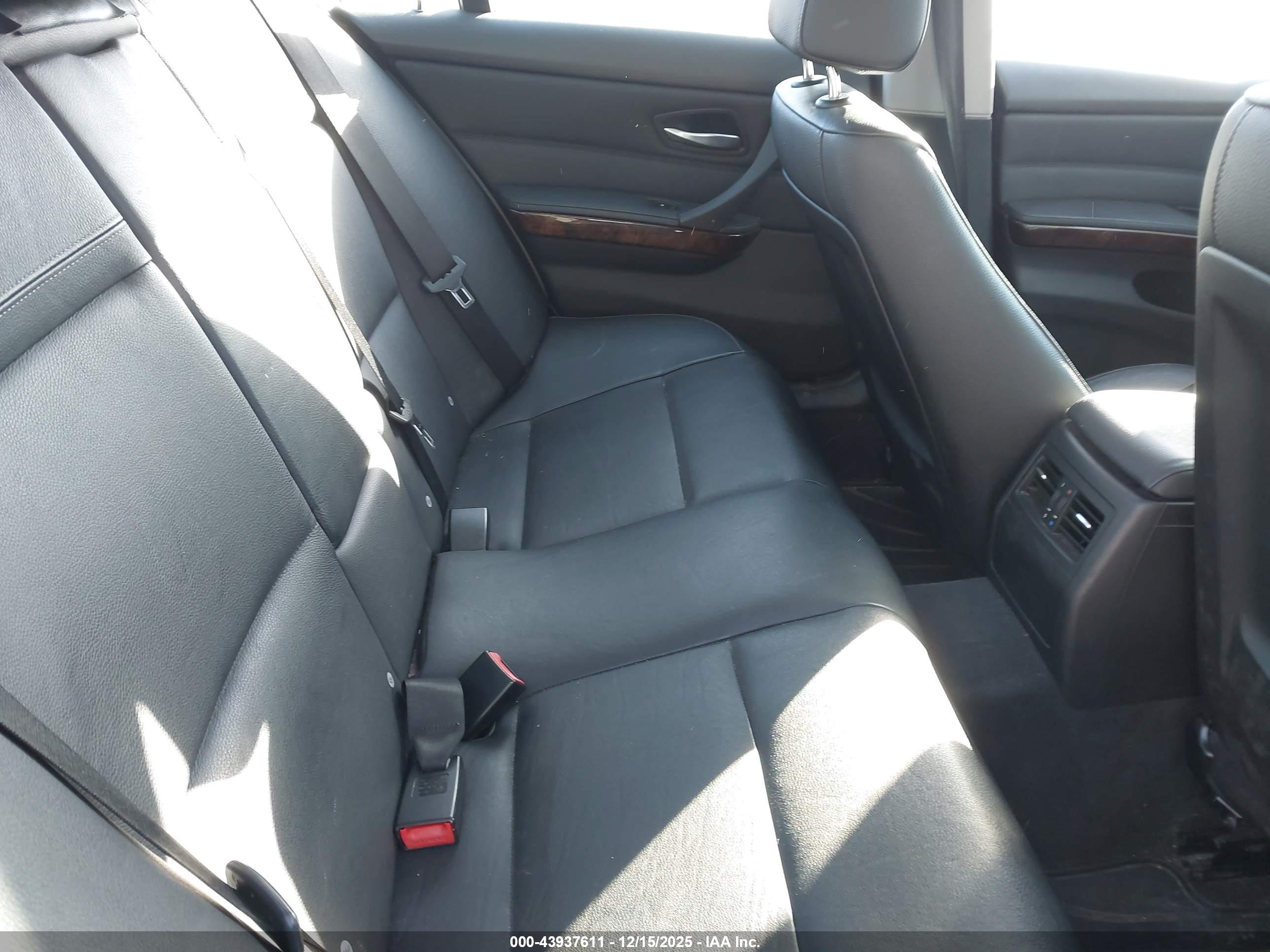 BMW 328I image 8