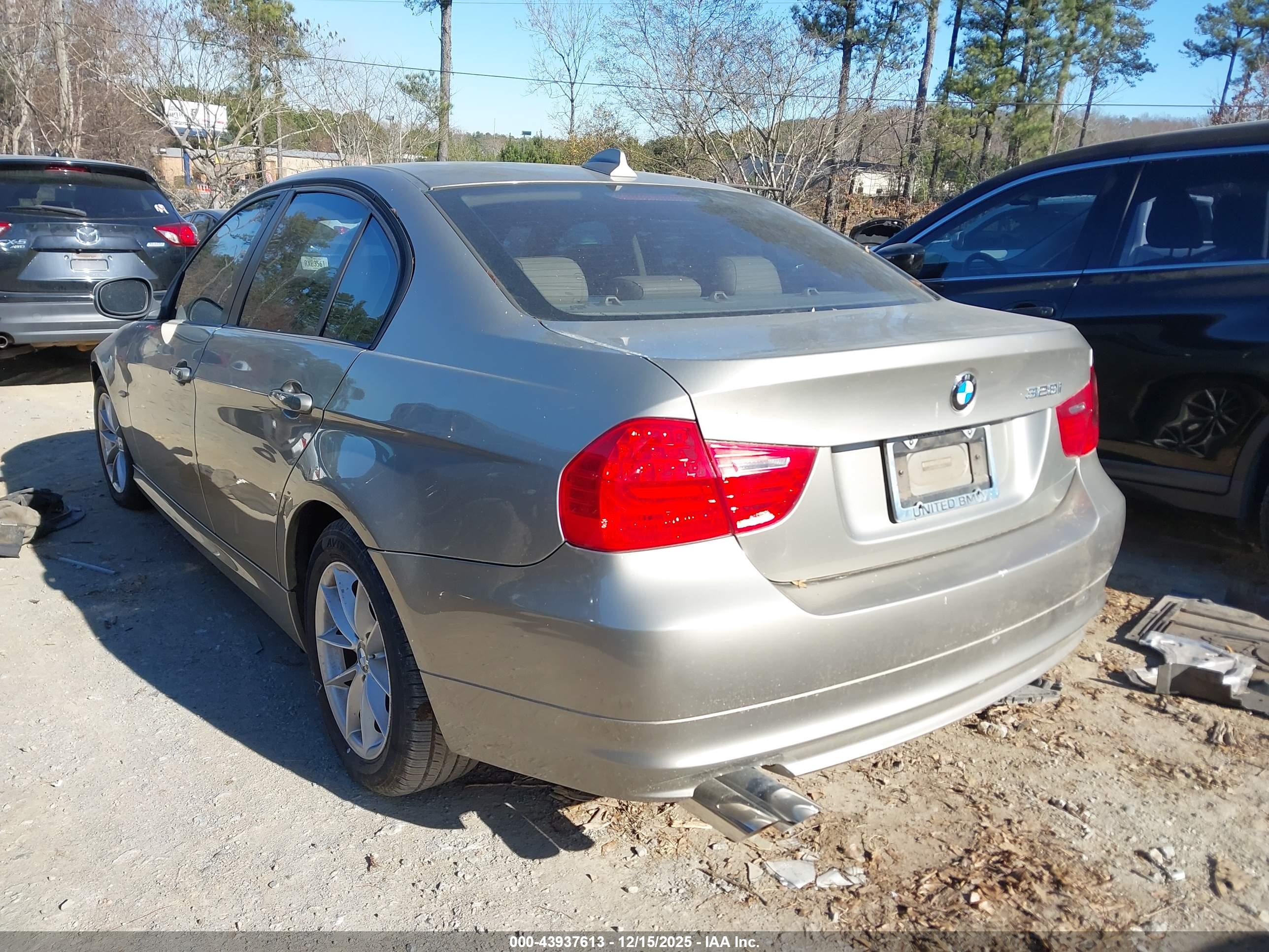 BMW 328I image 3