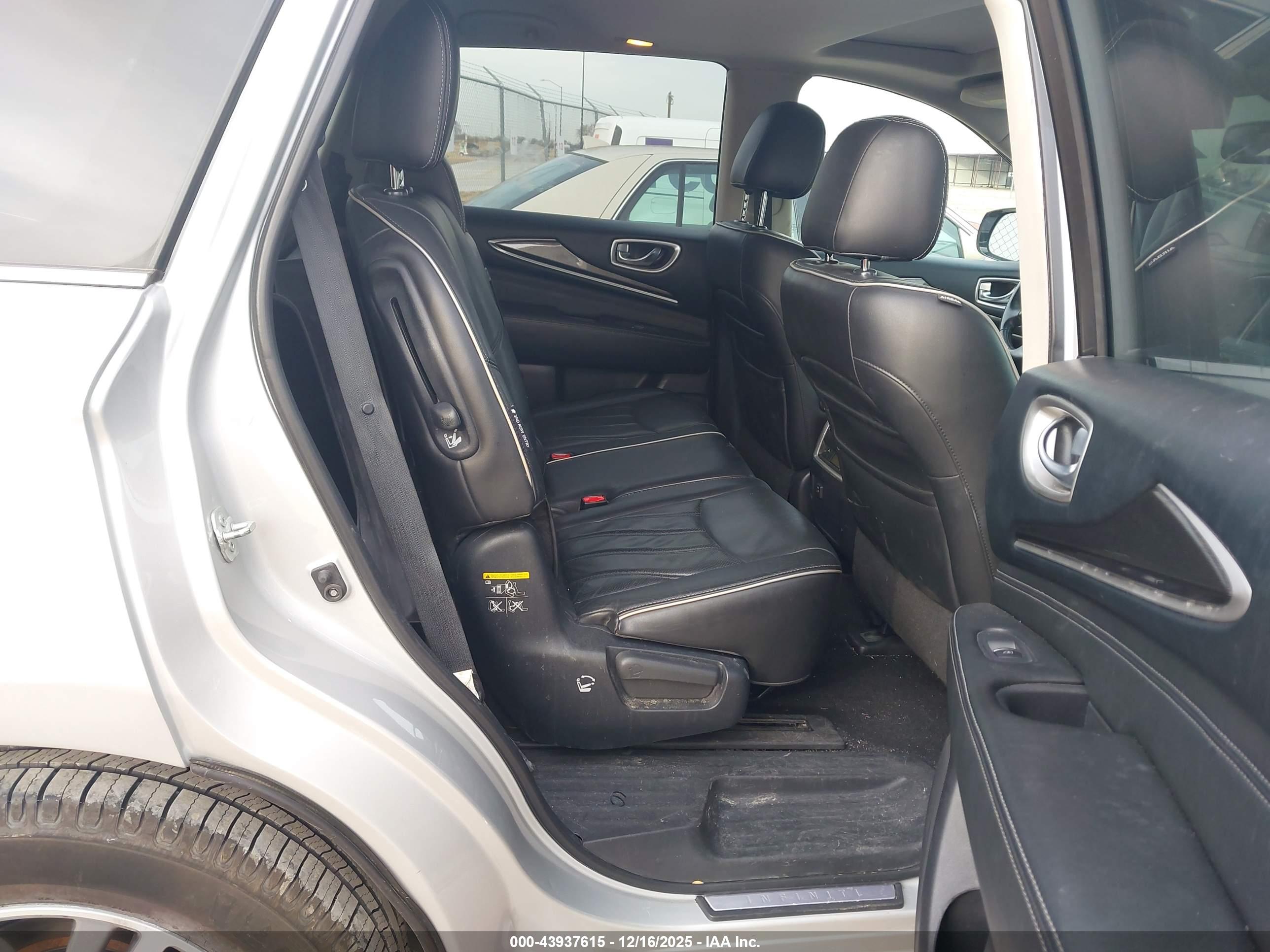 INFINITI QX60 image 8