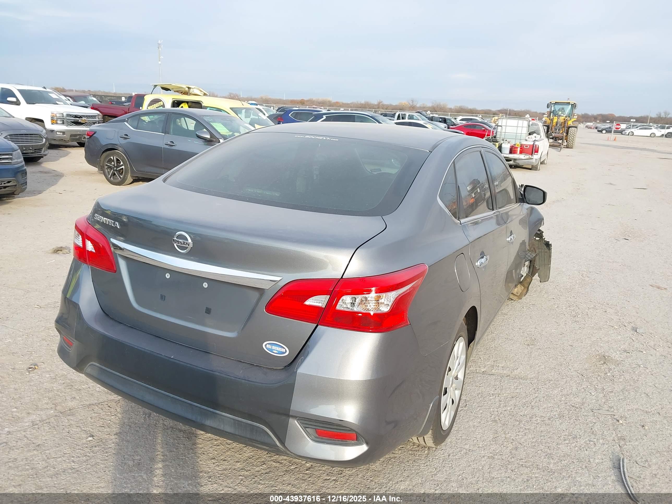 NISSAN SENTRA image 4