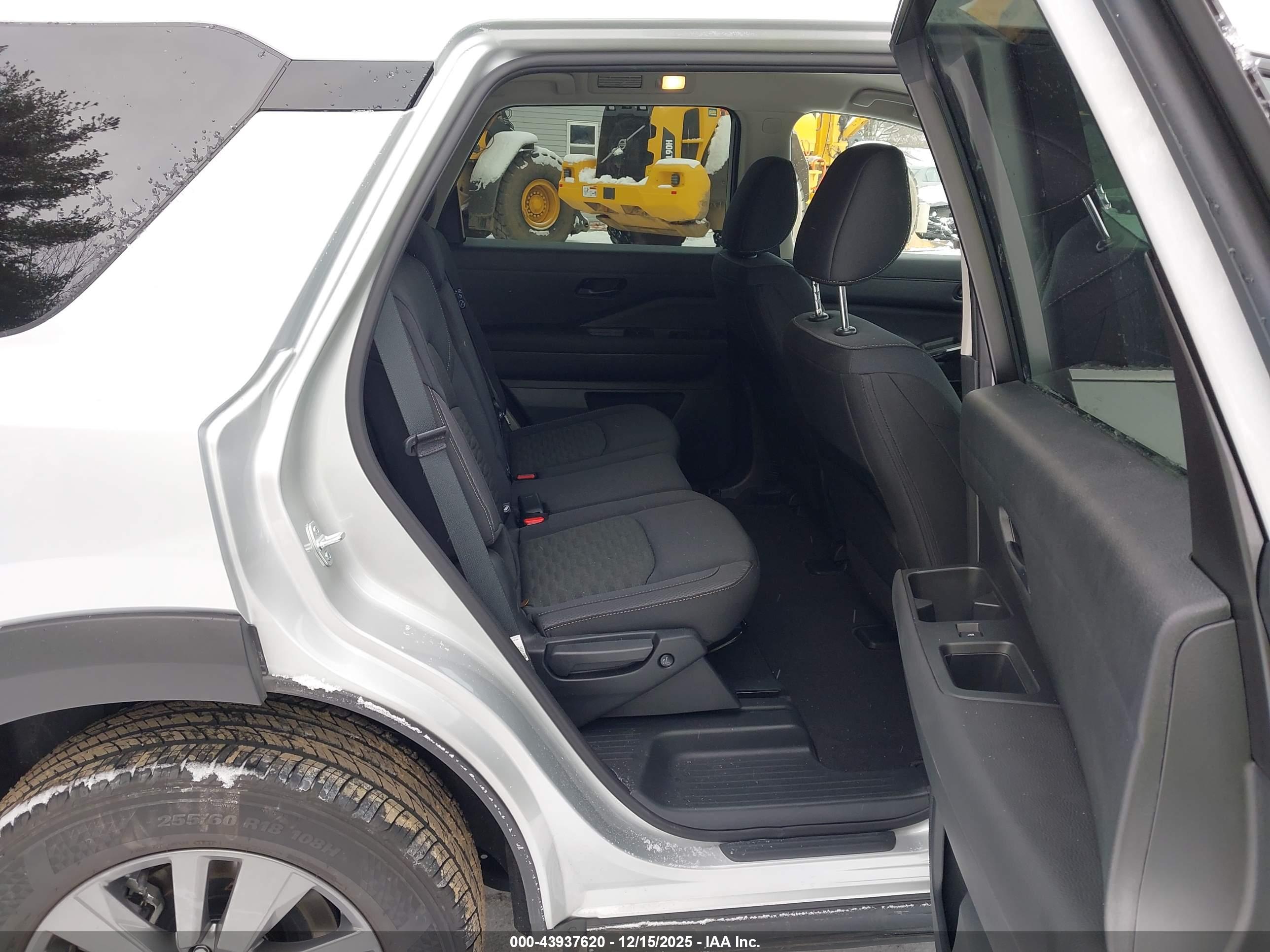 NISSAN PATHFINDER image 8