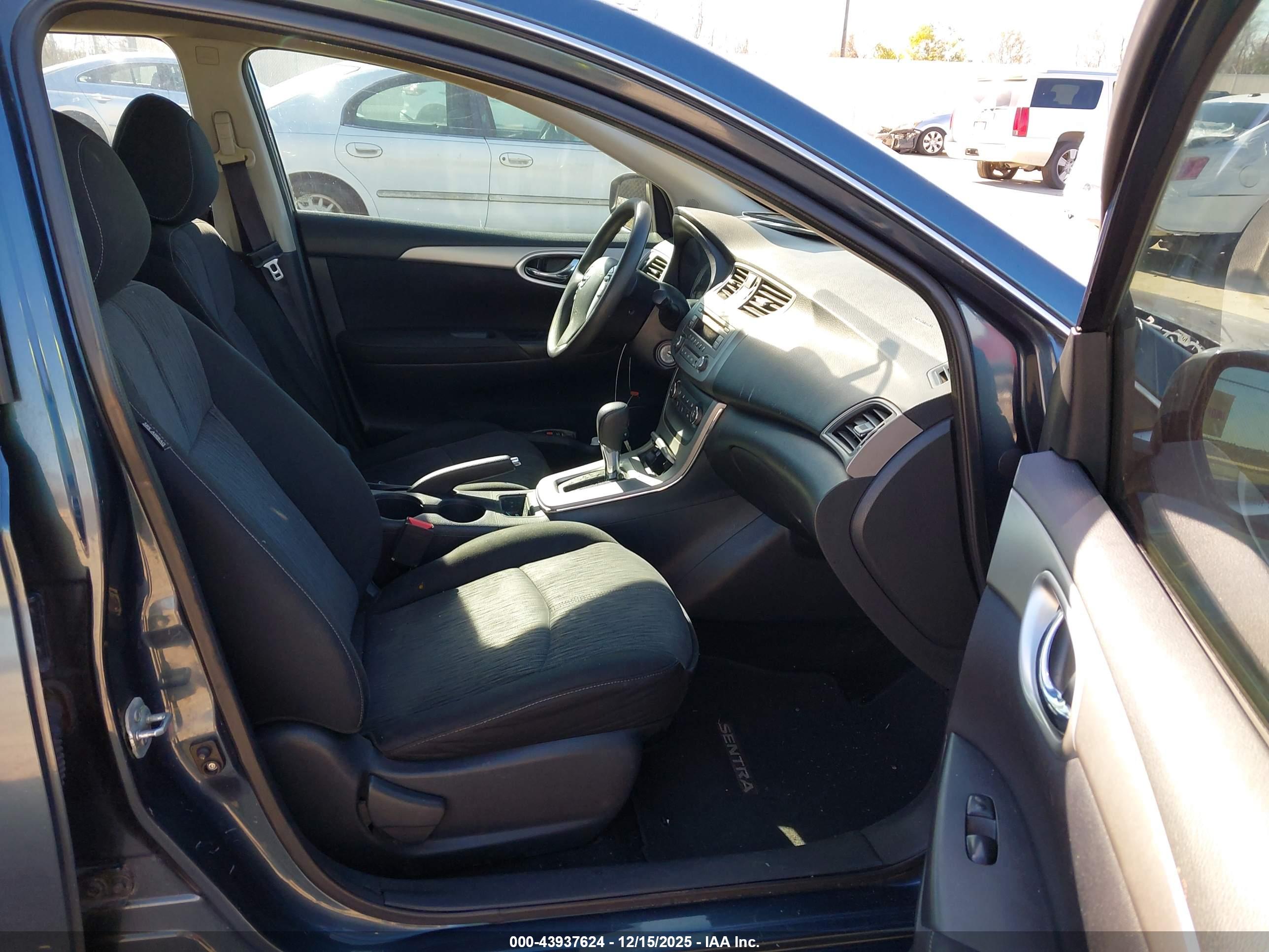 NISSAN SENTRA image 5
