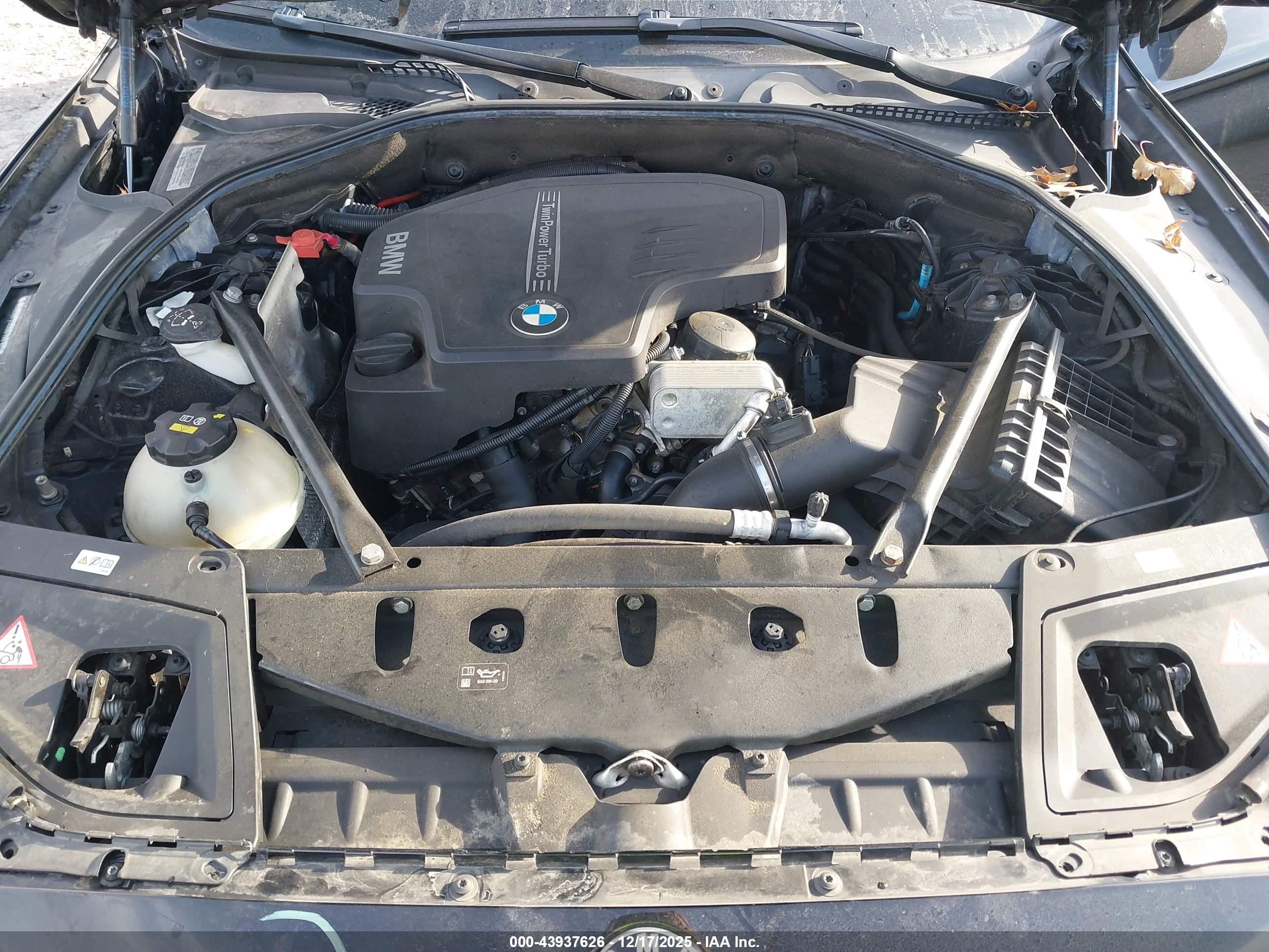BMW 528I image 10