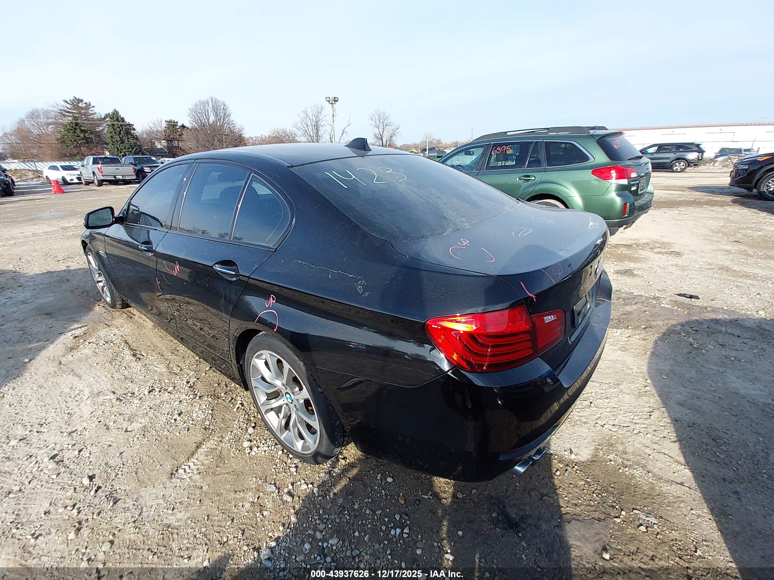 BMW 528I image 3