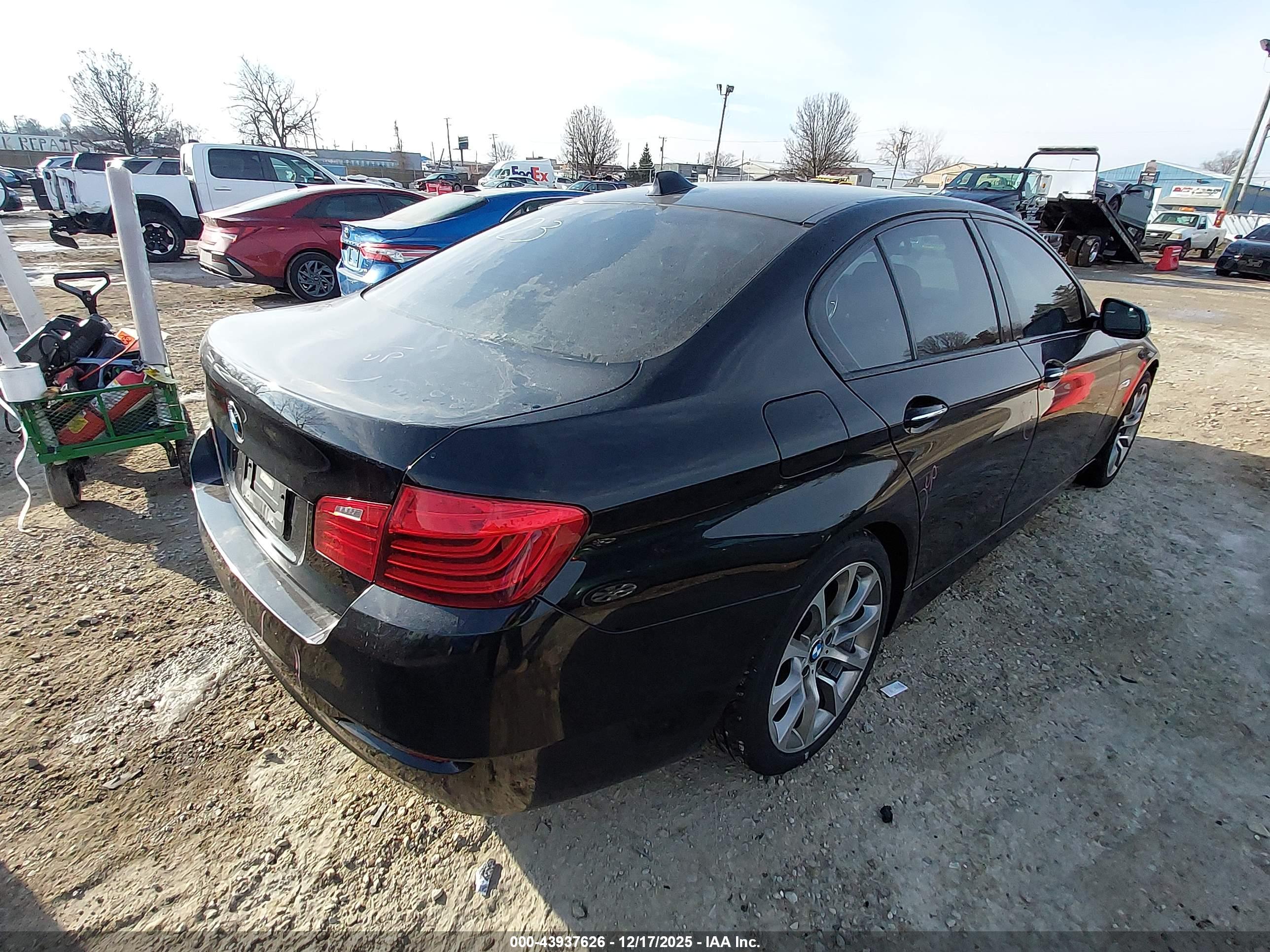 BMW 528I image 4
