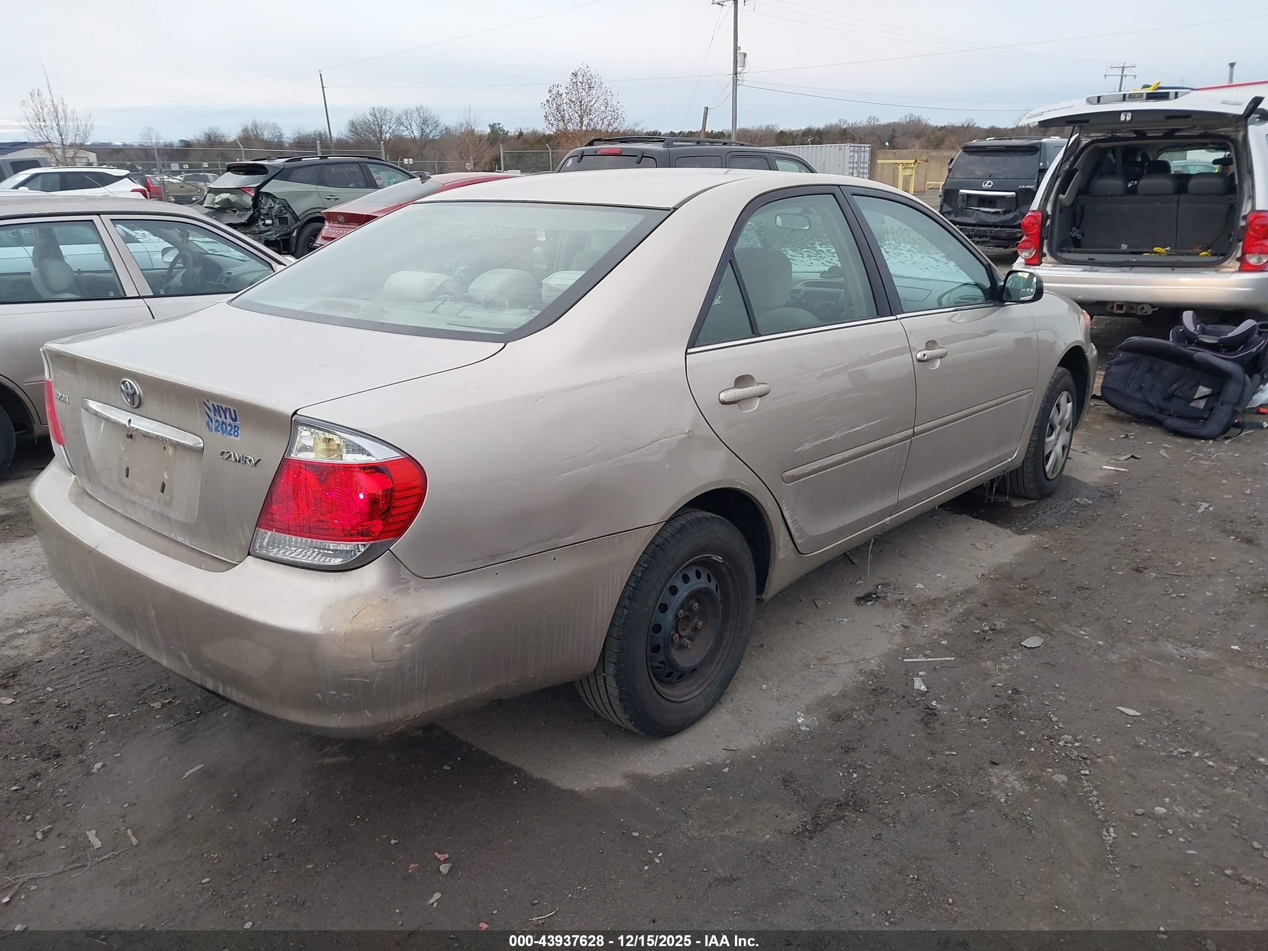 TOYOTA CAMRY image 4