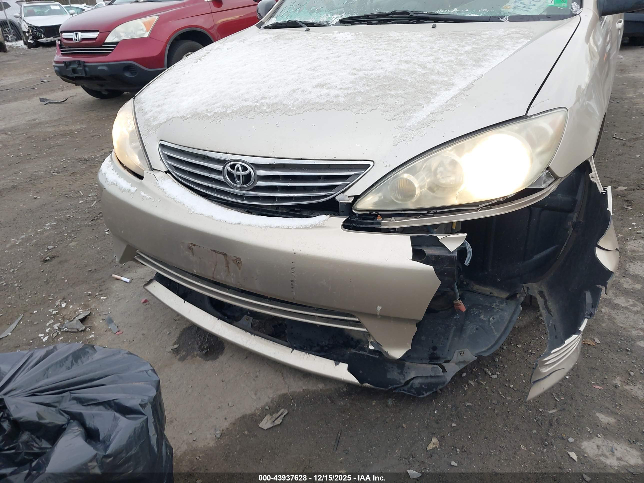 TOYOTA CAMRY image 6