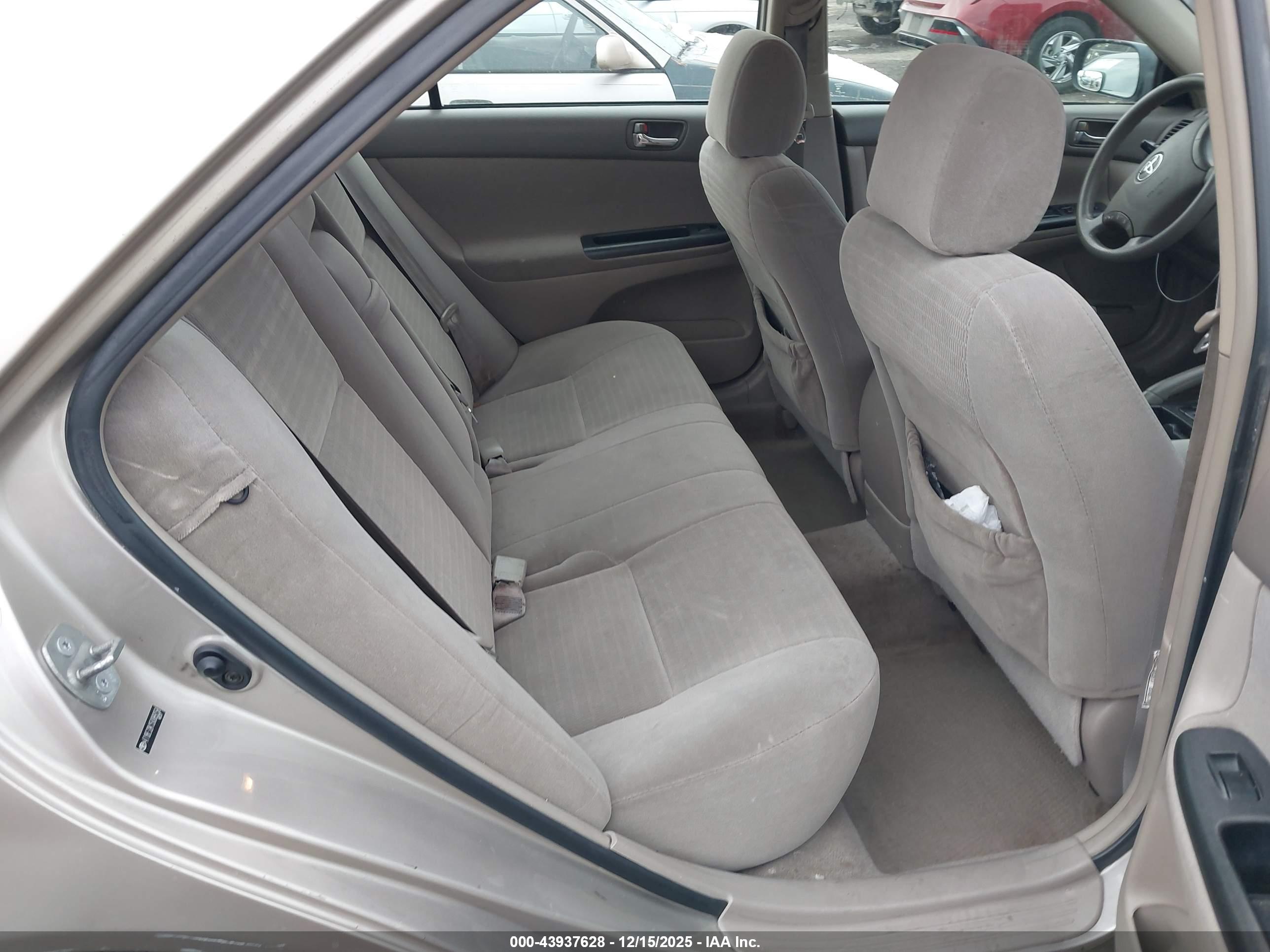 TOYOTA CAMRY image 8