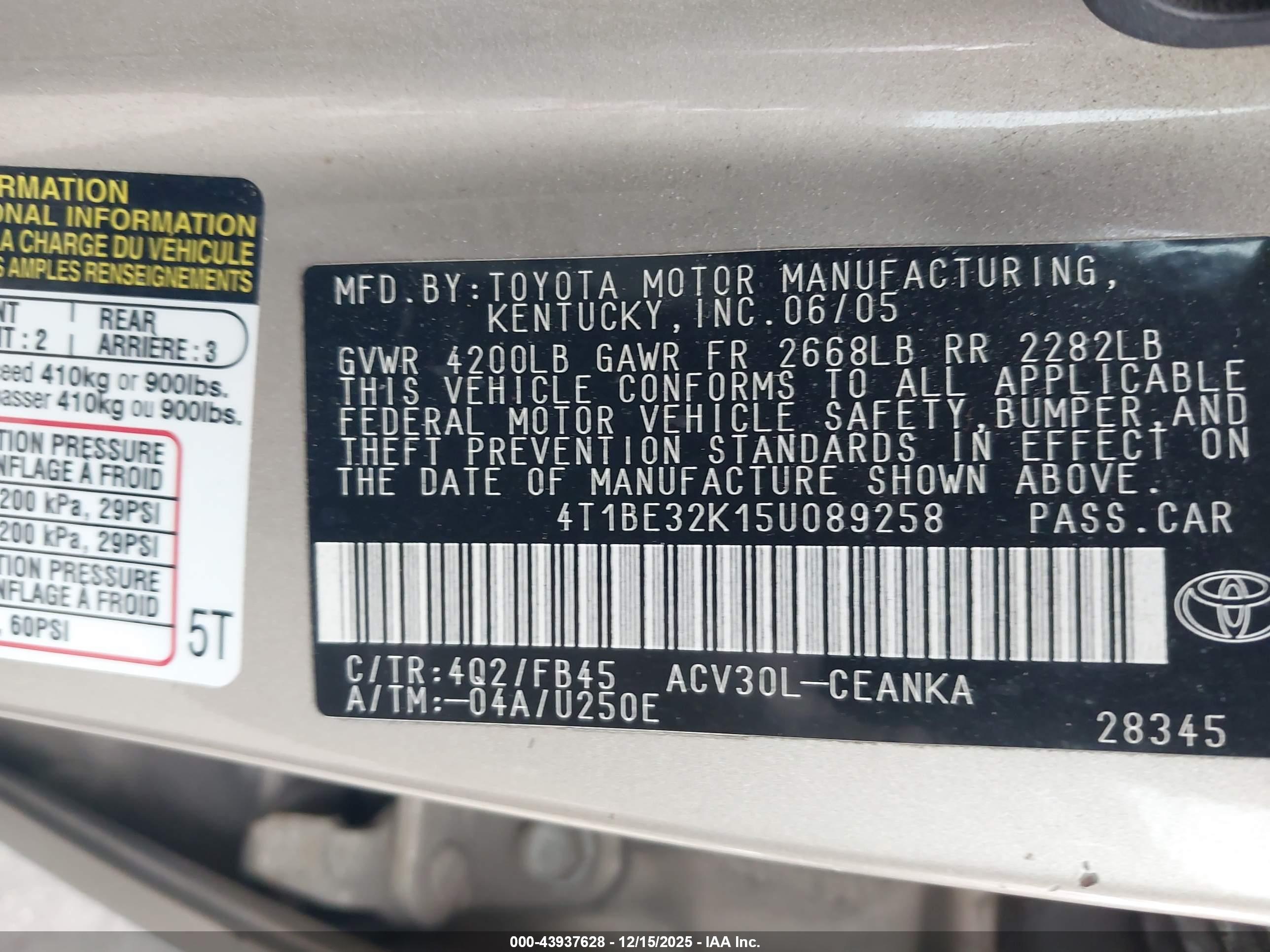 TOYOTA CAMRY image 9