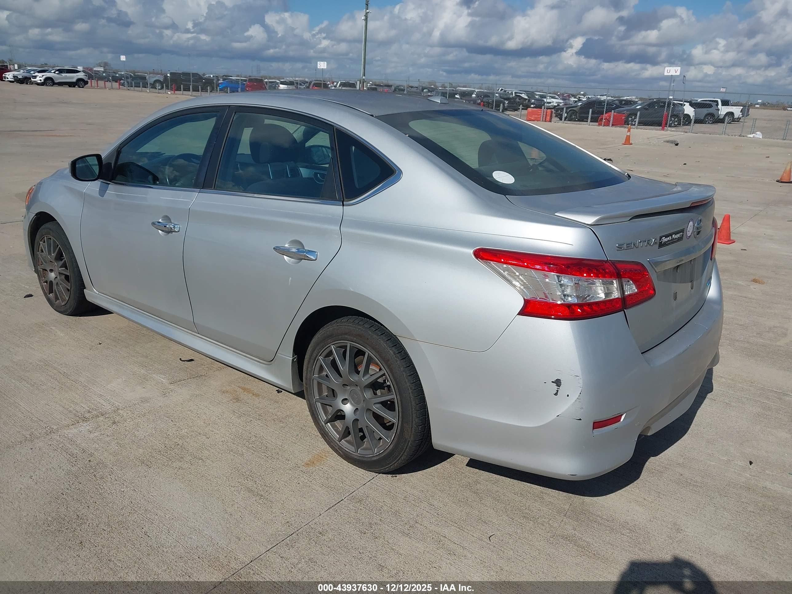 NISSAN SENTRA image 3