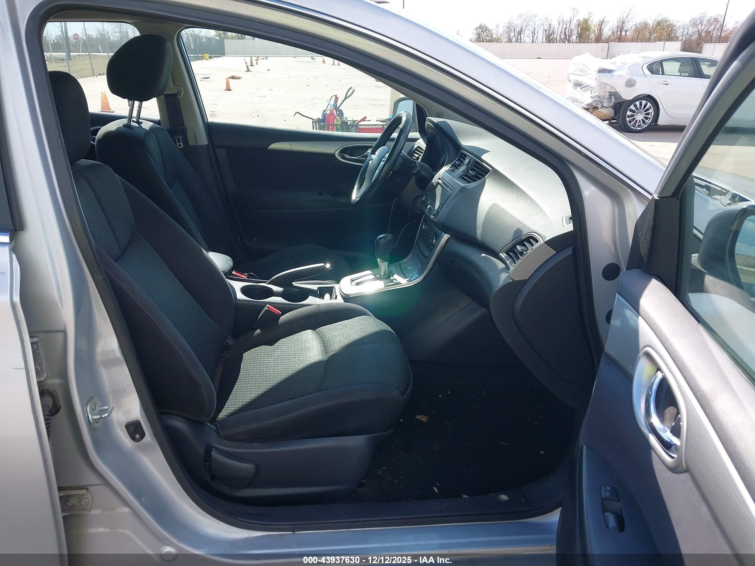 NISSAN SENTRA image 5