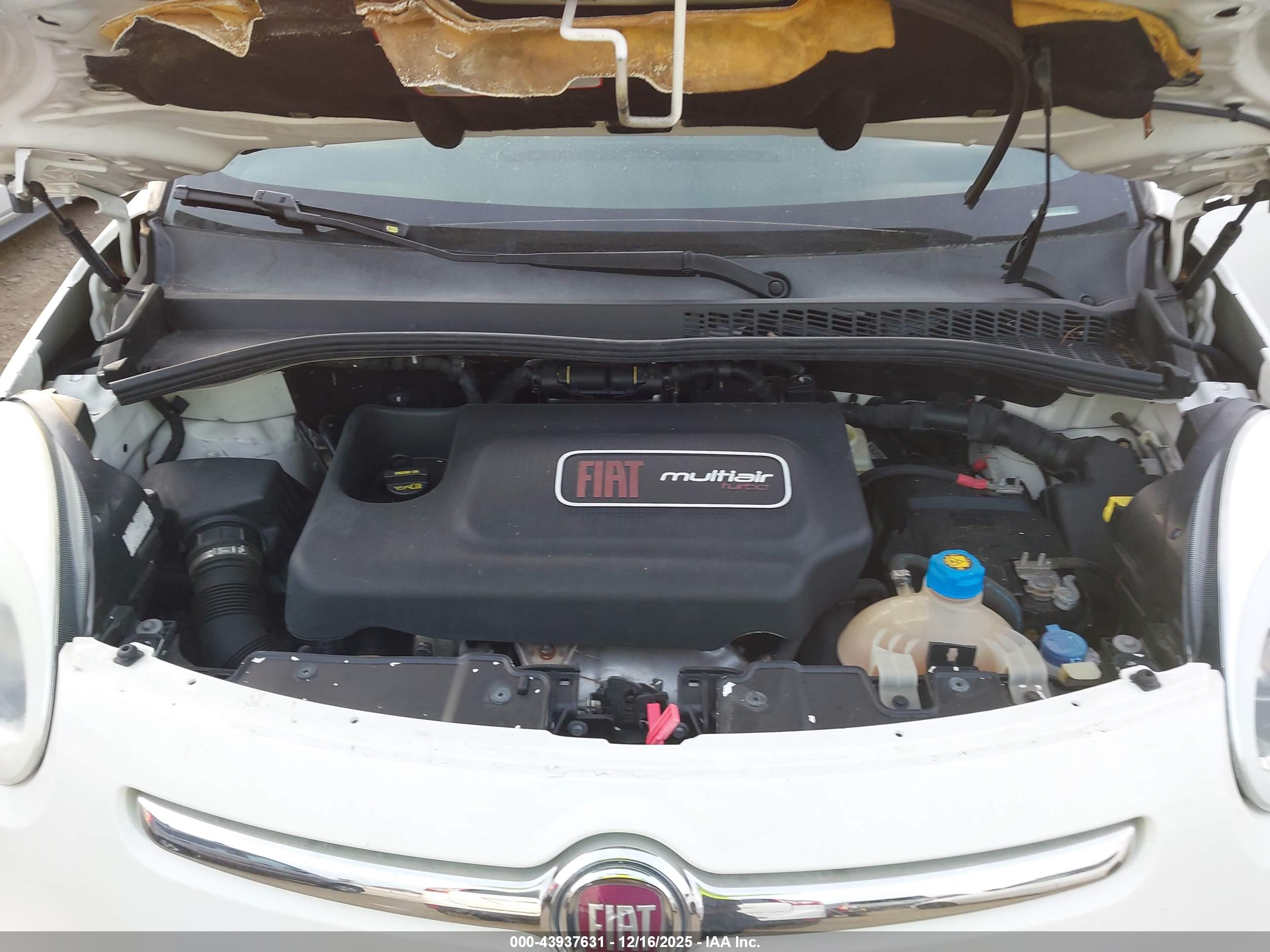 FIAT 500L image 10