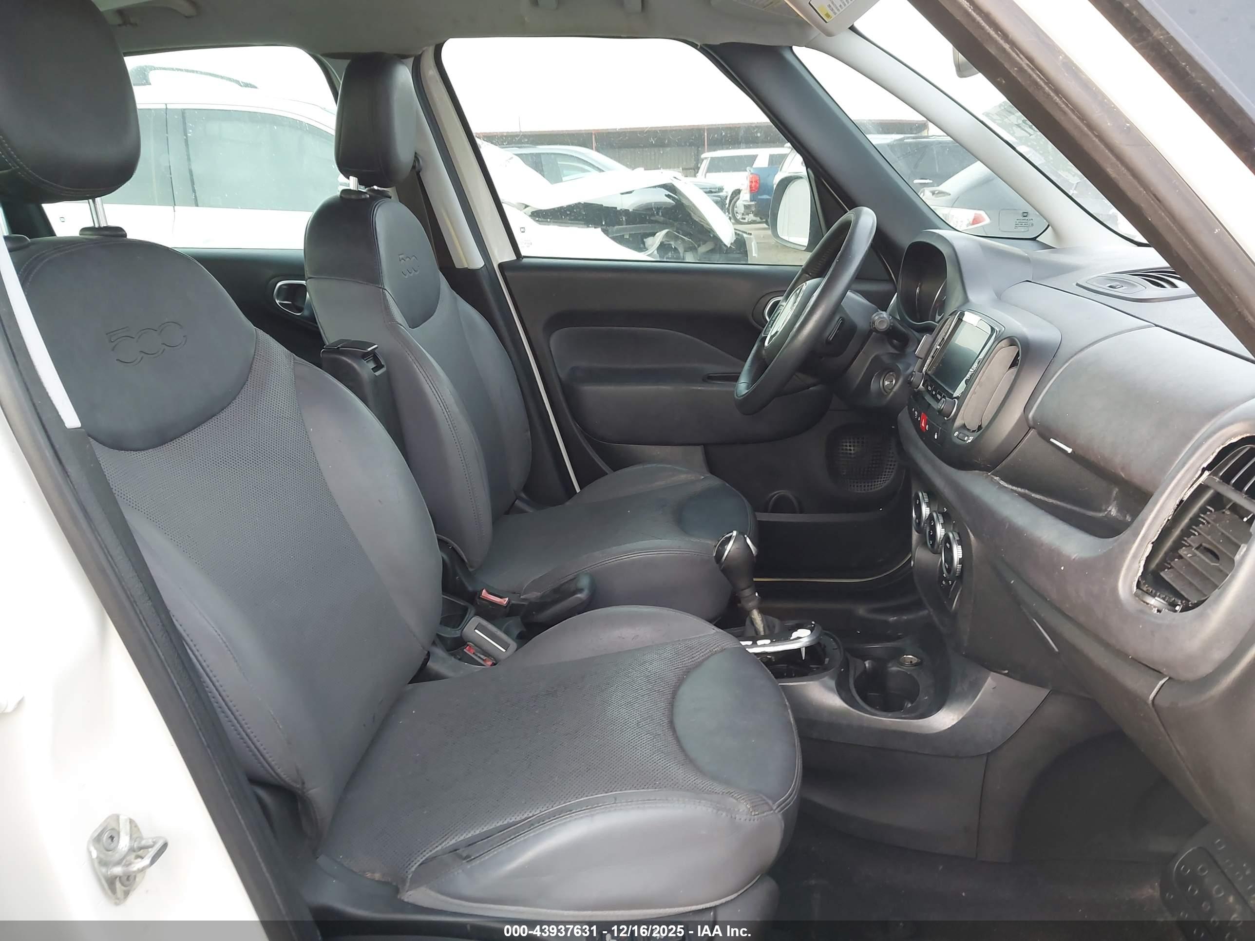 FIAT 500L image 5