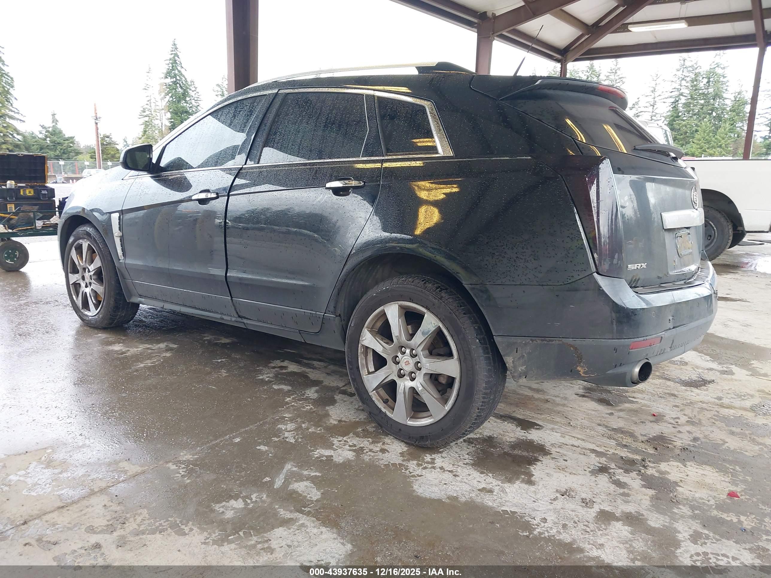 CADILLAC SRX image 3