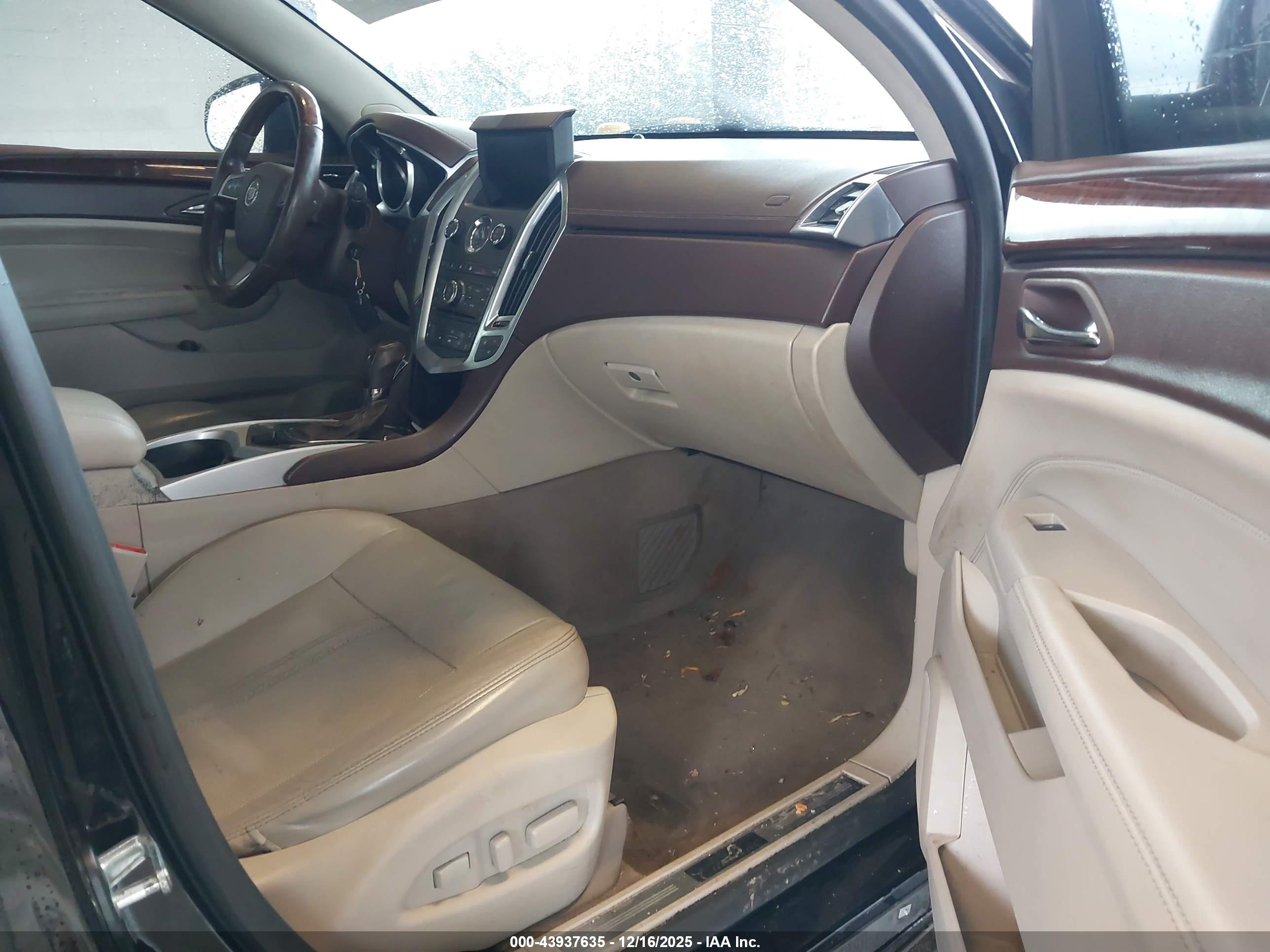 CADILLAC SRX image 5
