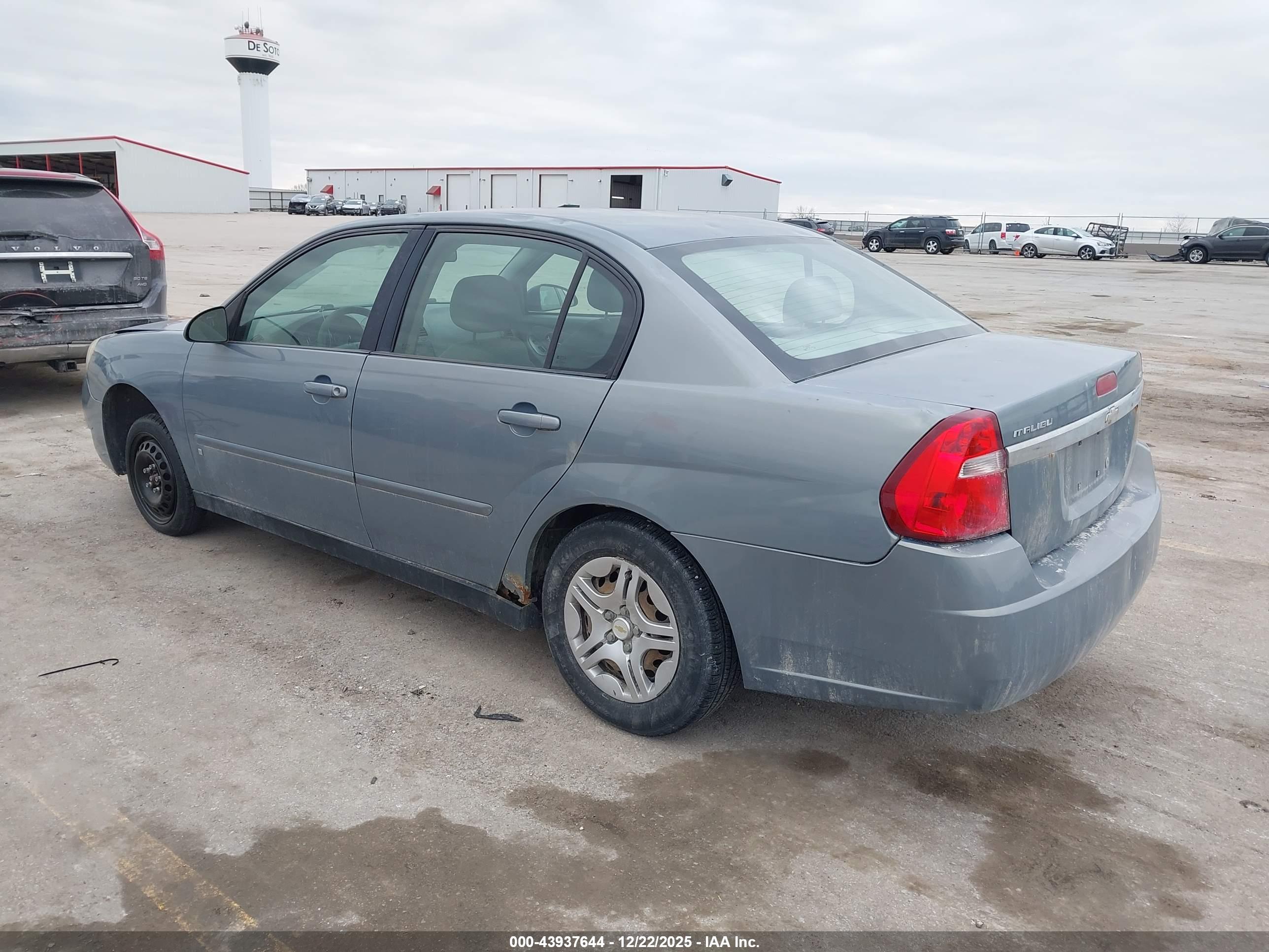 CHEVROLET MALIBU image 3