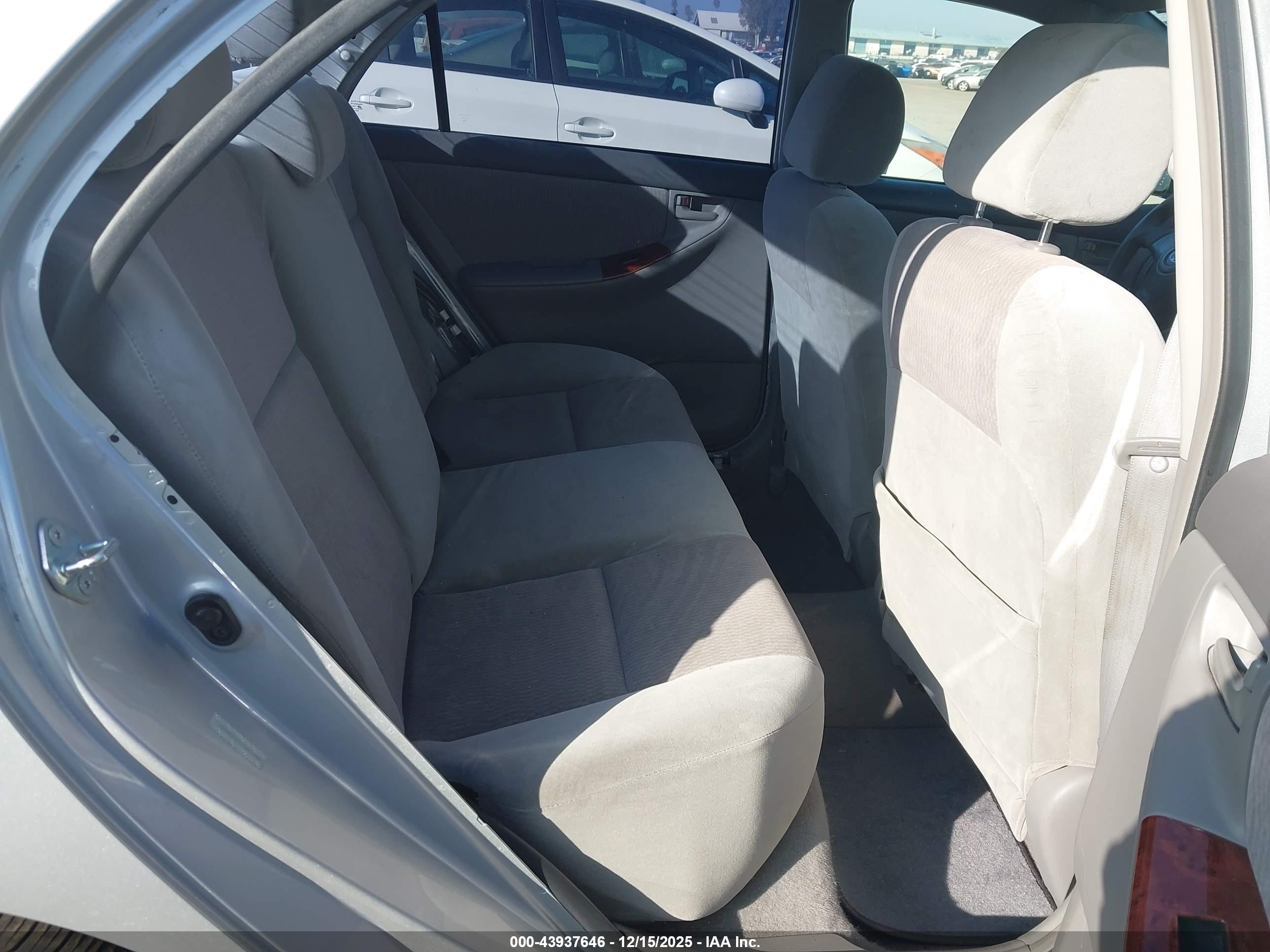 TOYOTA COROLLA image 8