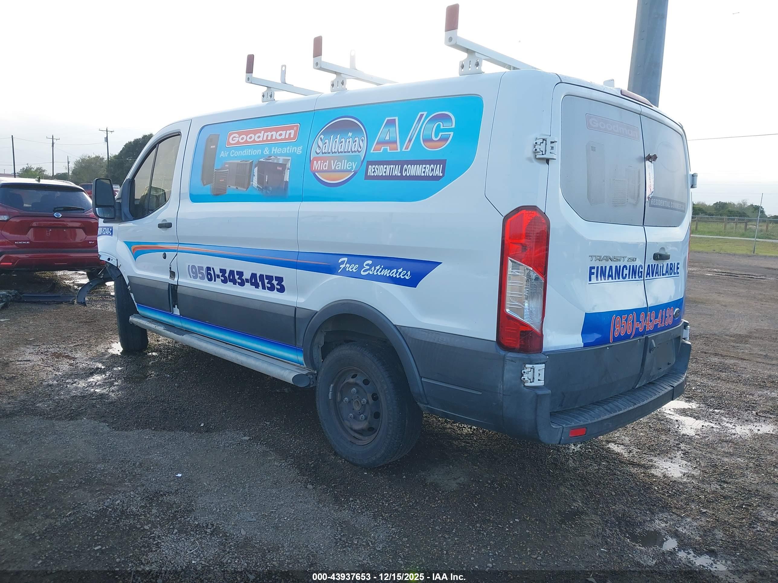 FORD TRANSIT-250 image 3