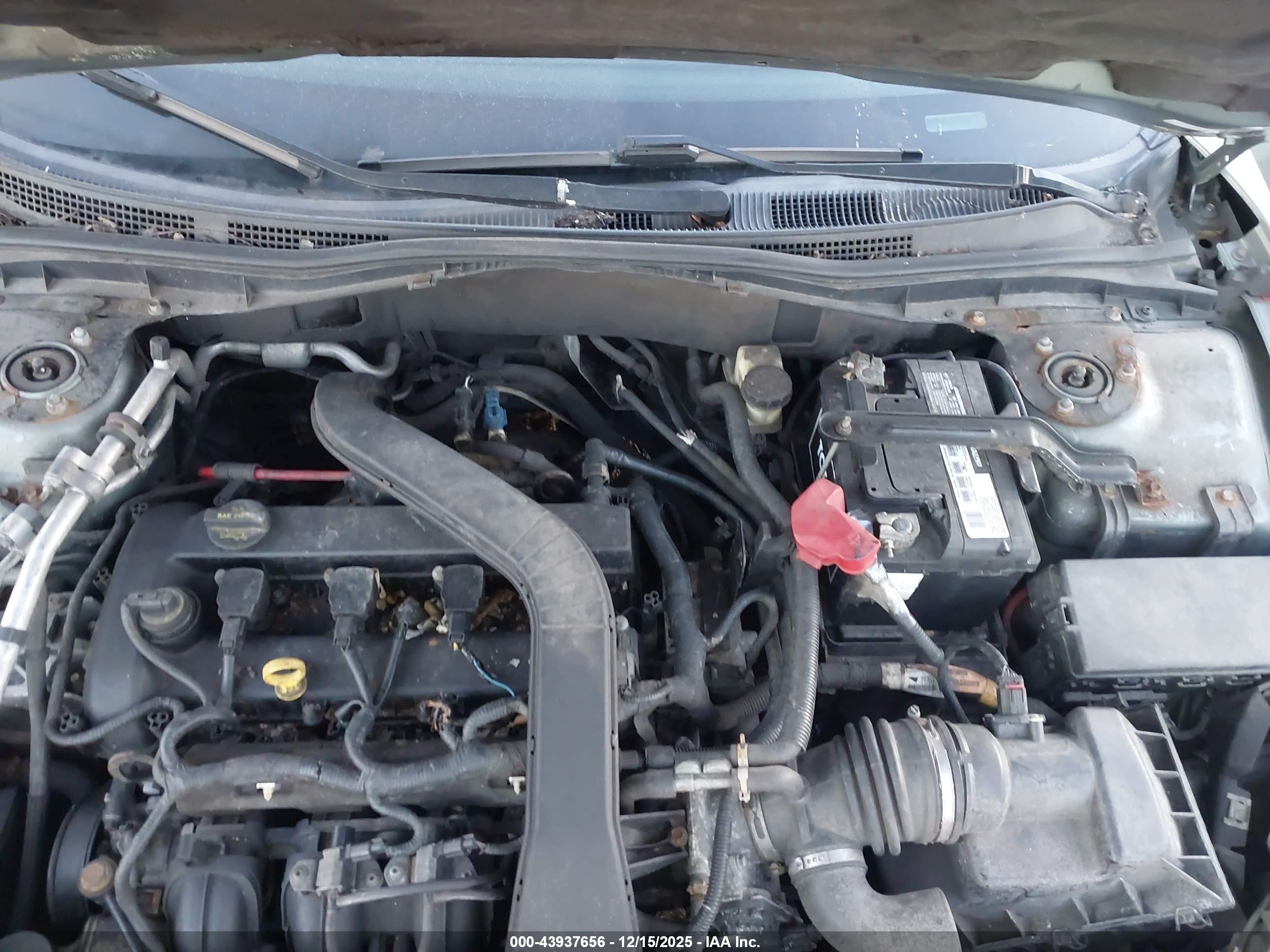 FORD FUSION image 10