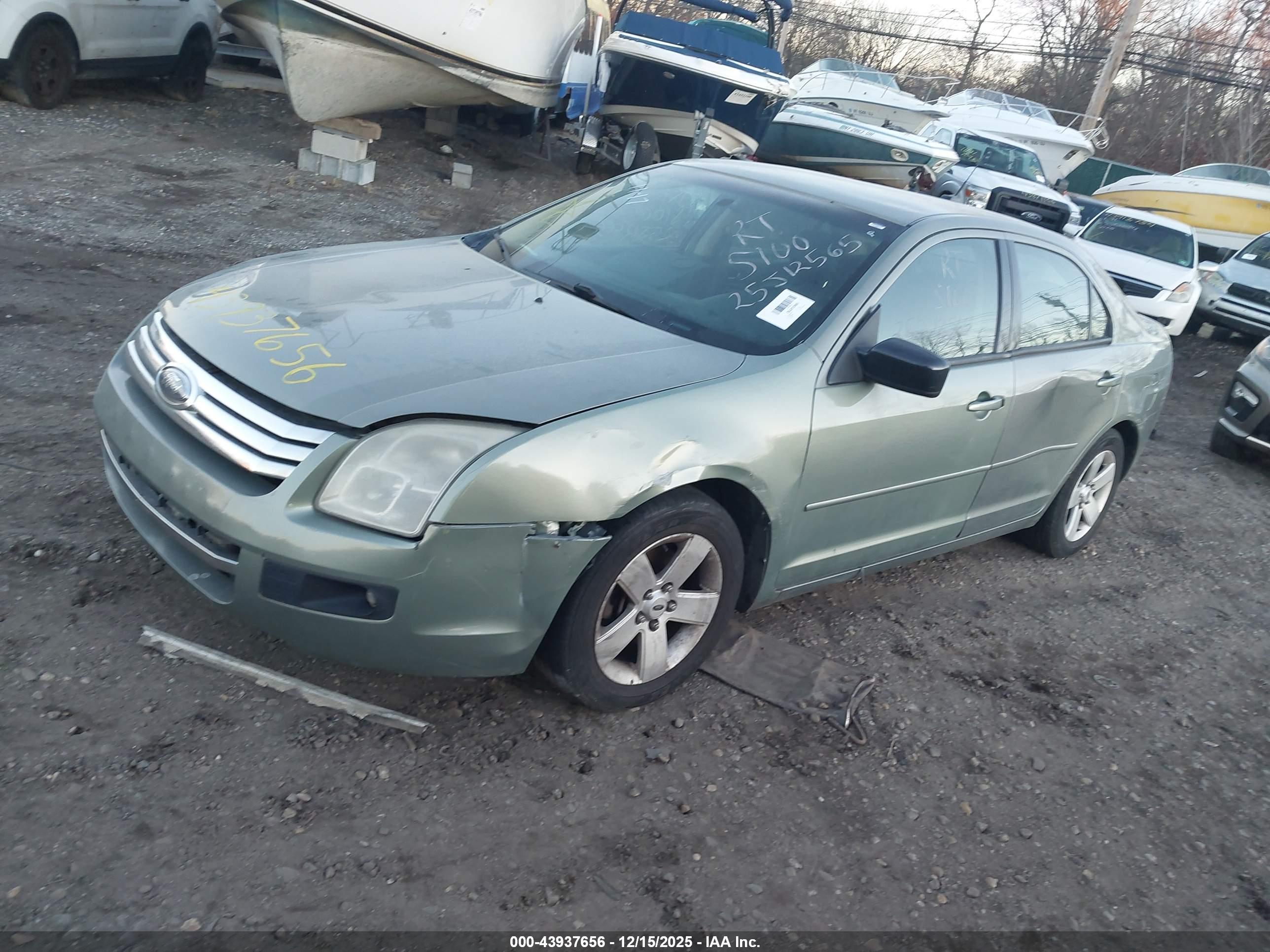 FORD FUSION image 2