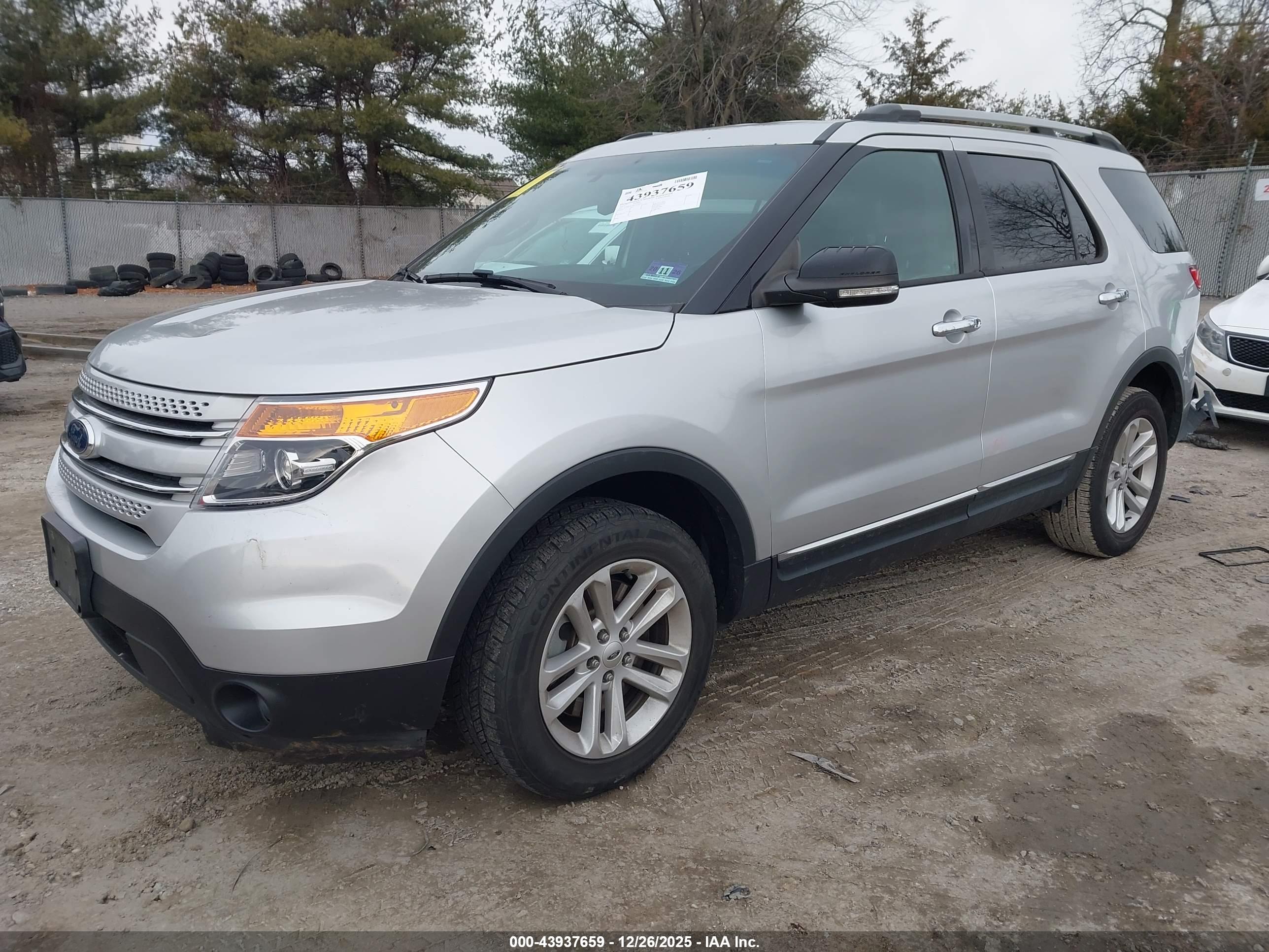 FORD EXPLORER image 2