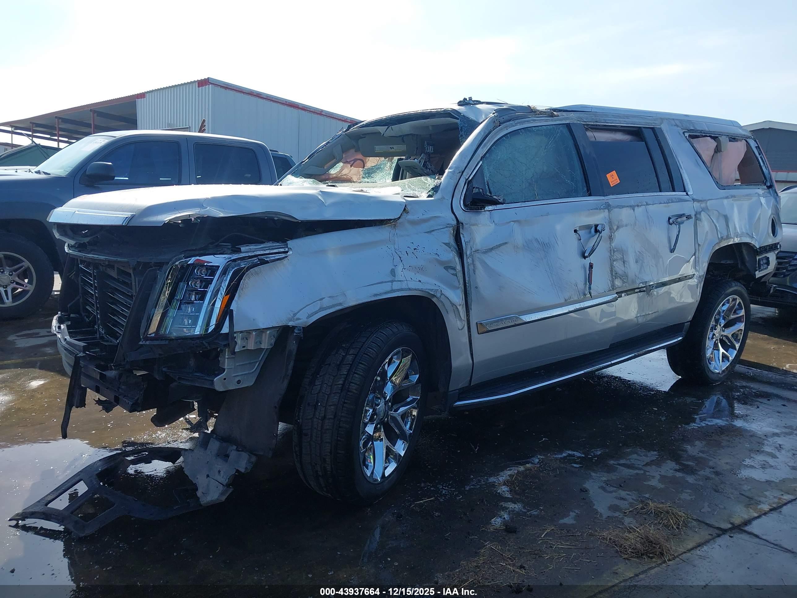 CADILLAC ESCALADE image 6