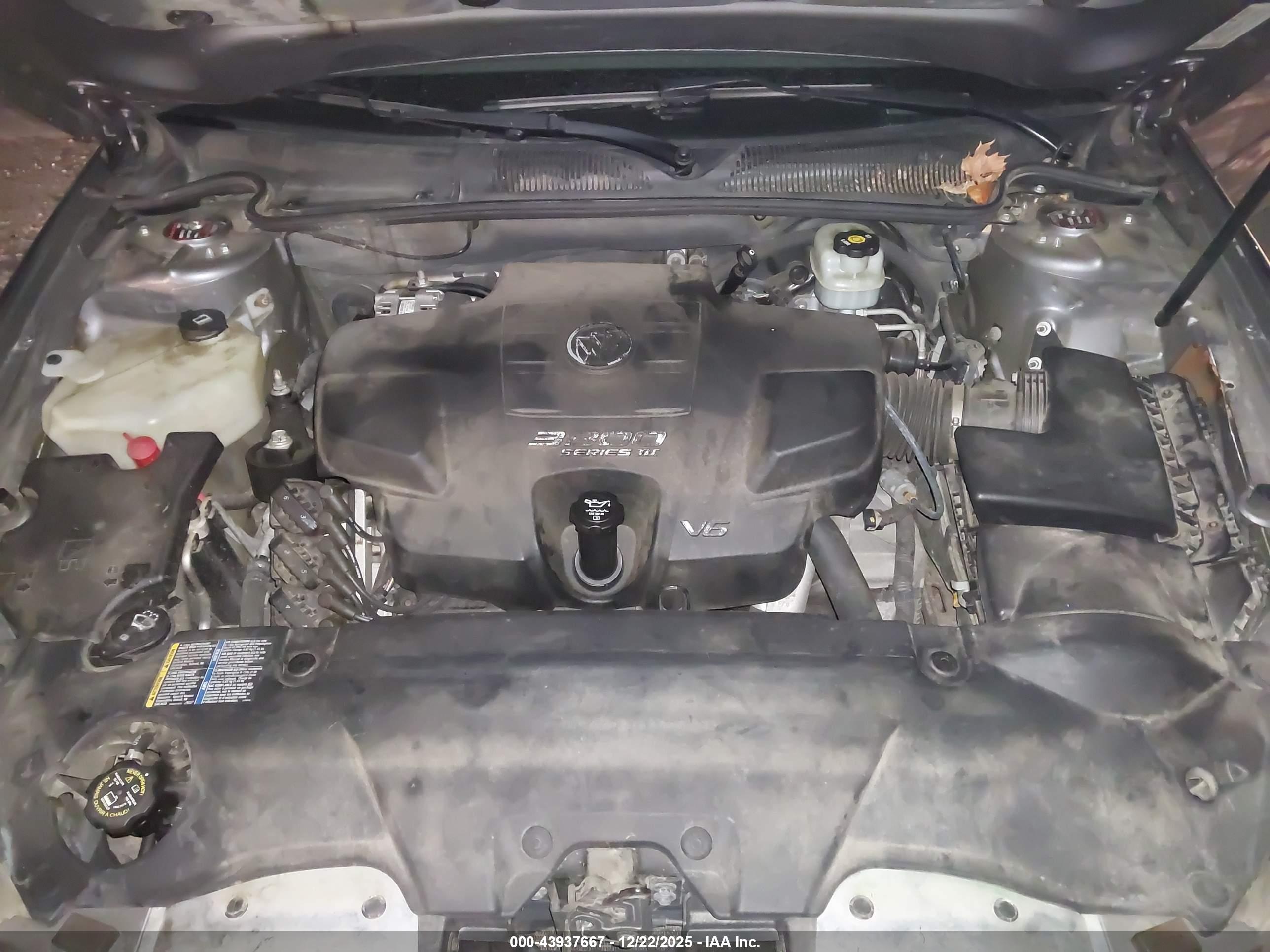 BUICK LUCERNE image 10