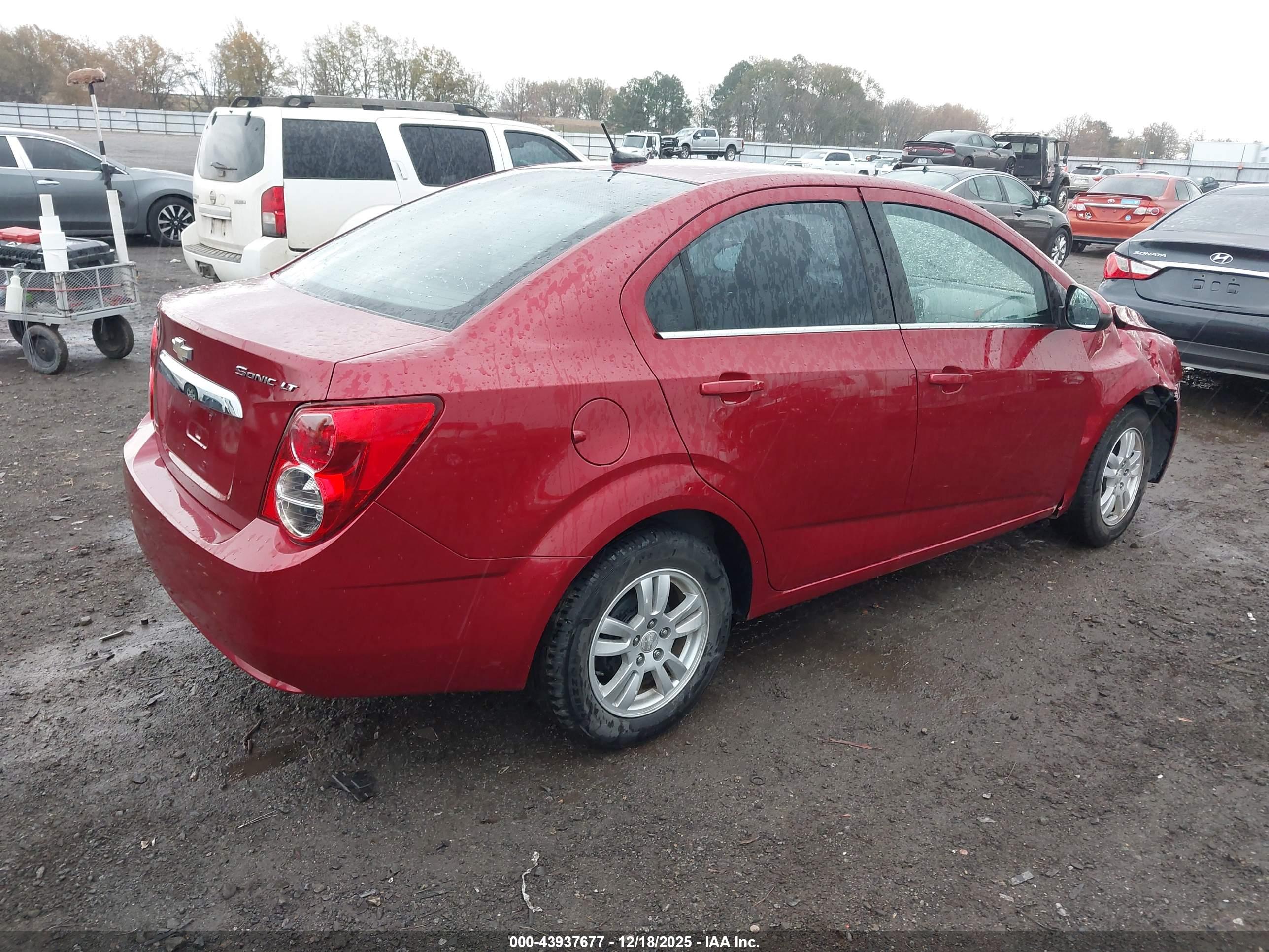 CHEVROLET SONIC image 4