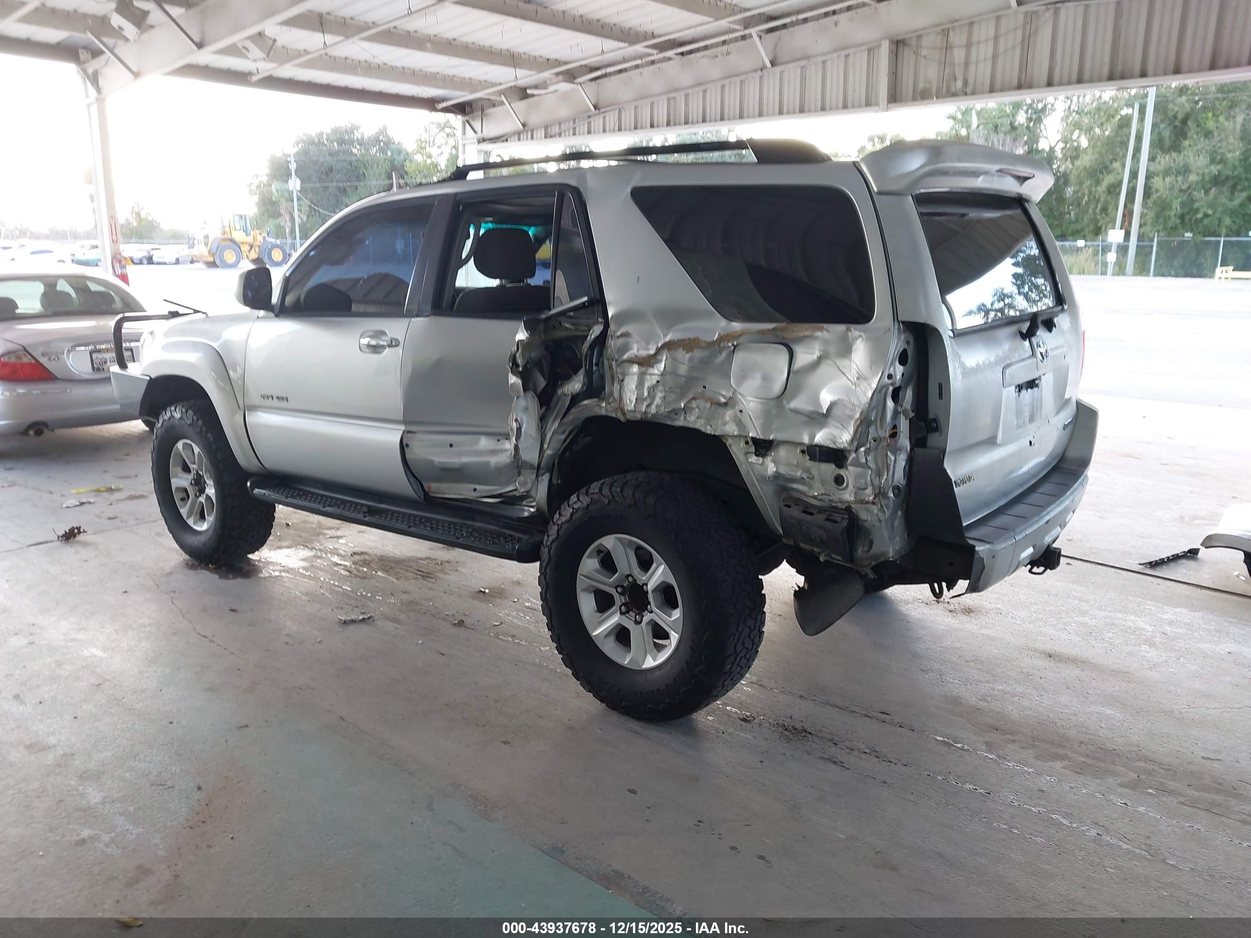 TOYOTA 4RUNNER image 3
